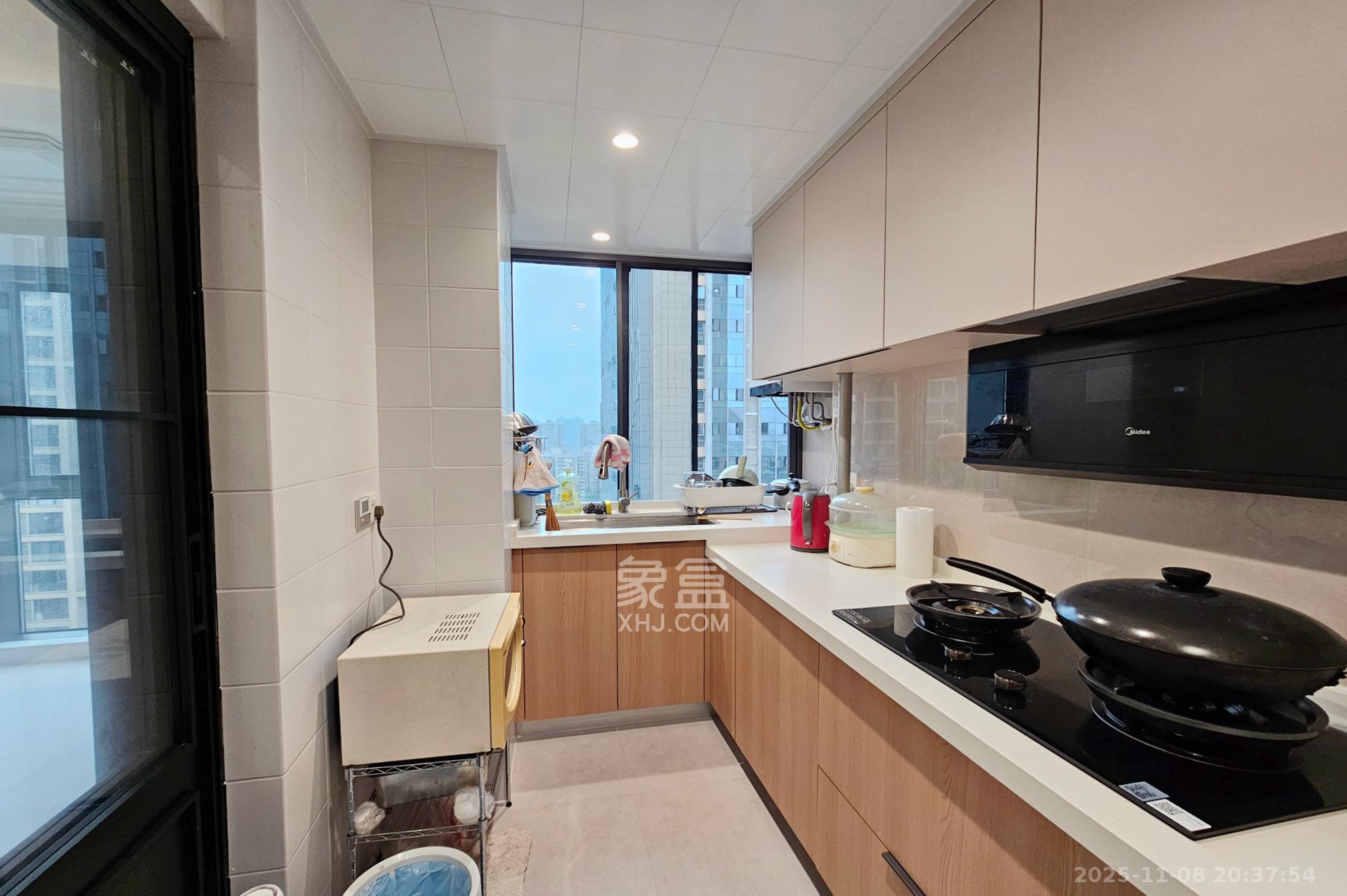 长房东旭国际  4室2厅2卫    198.0万其他