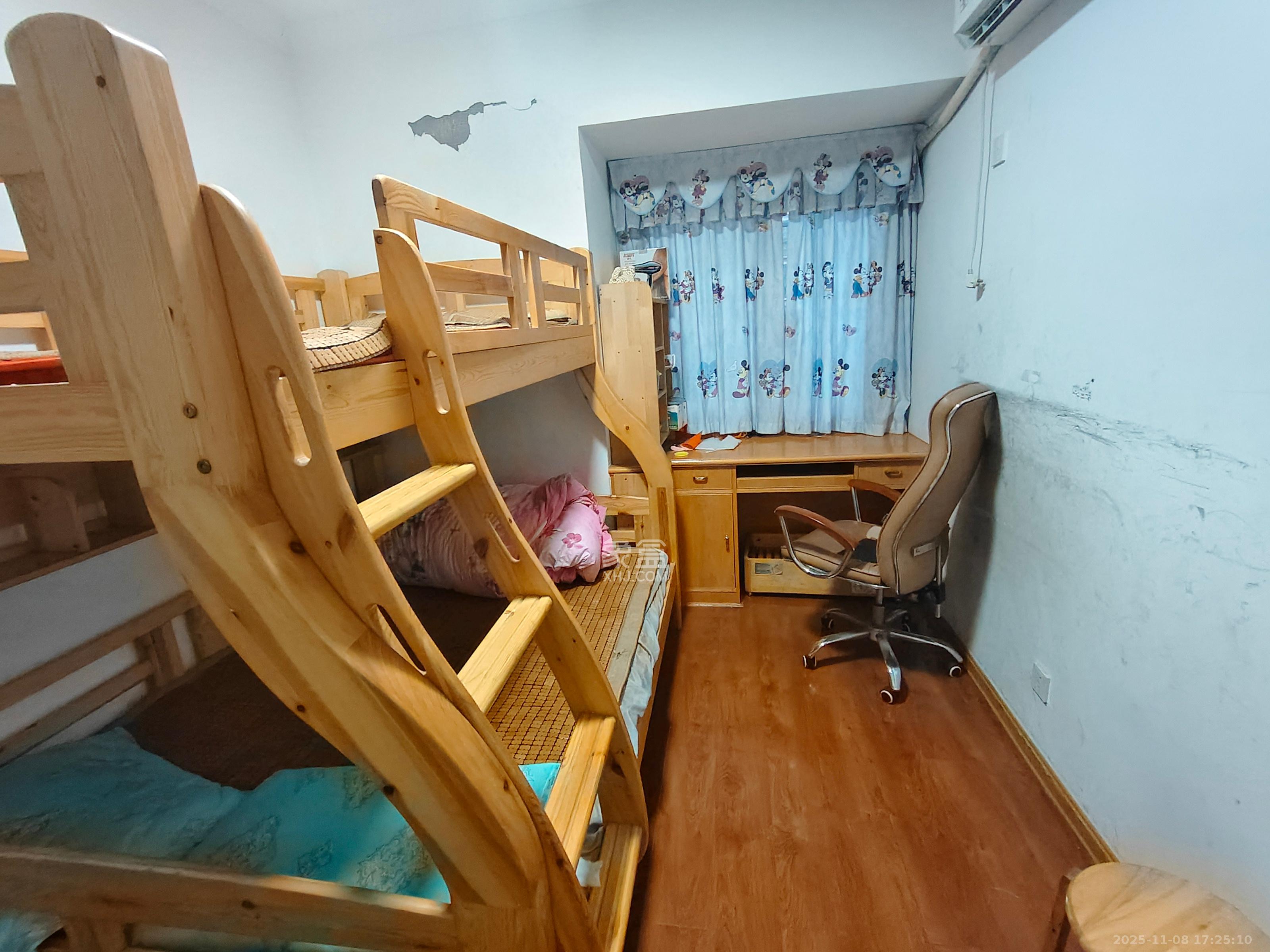 爵士湘  3室2厅1卫    1600.0元/月室内图