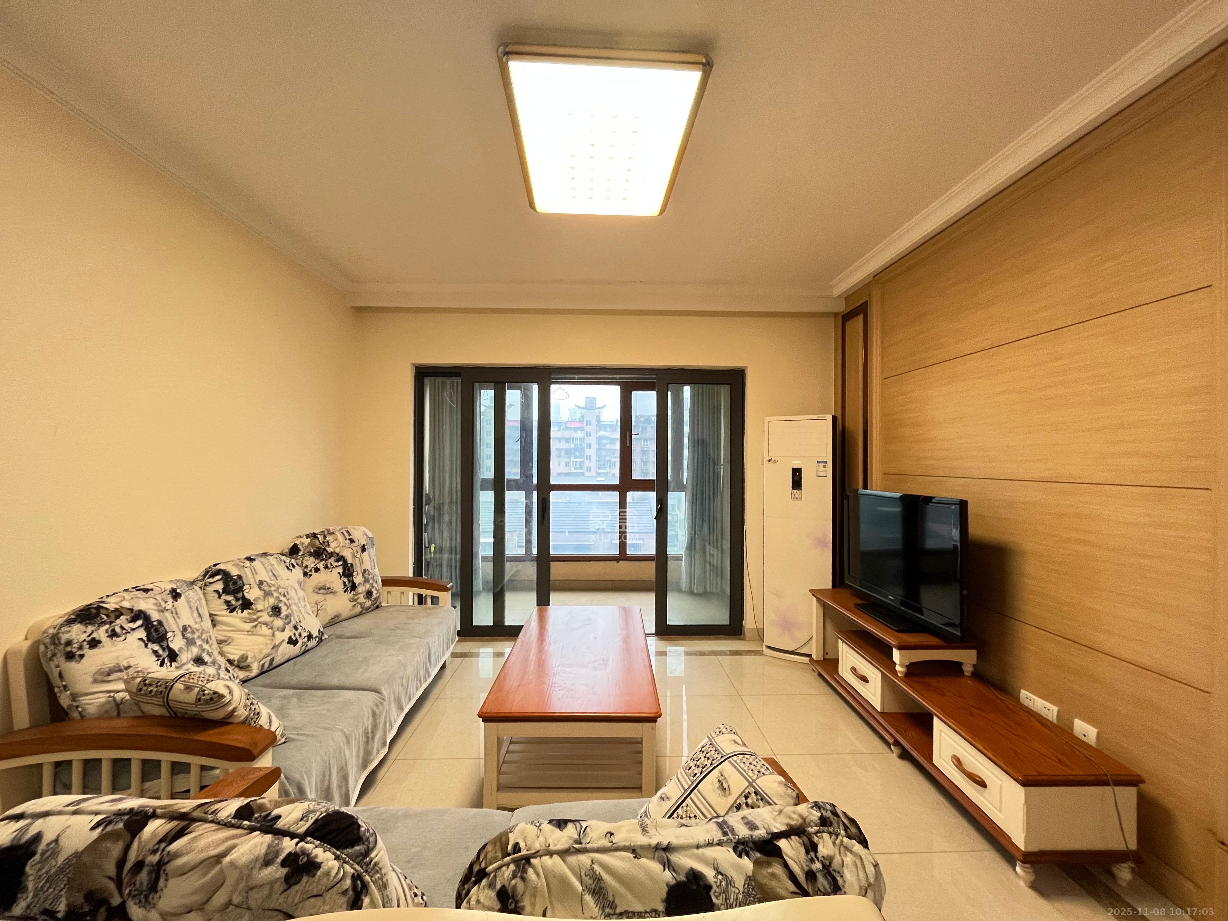 佳兆业时代广场  3室2厅1卫    2500.0元/月