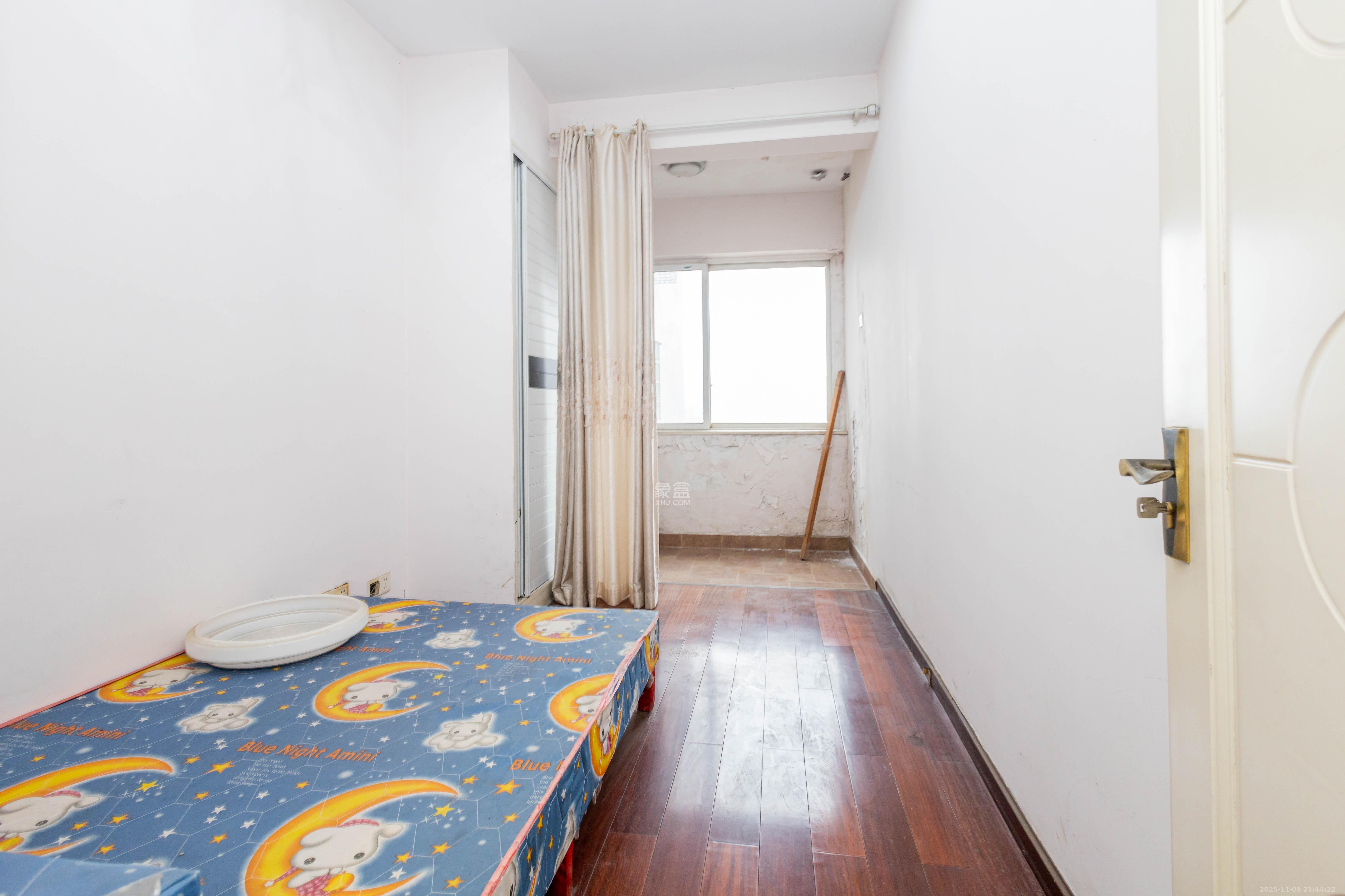 东城名苑  1室2厅1卫    44.8万卧室