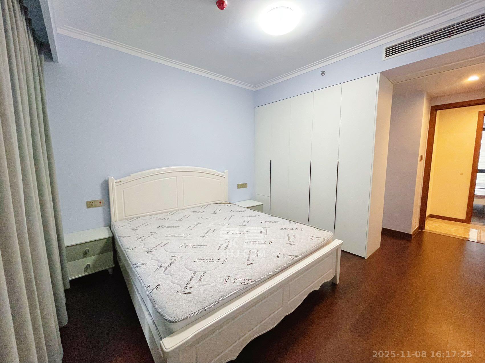 绿地长沙城际空间站(绿地新里佳苑) 4室2厅2卫 3890.0元/月 绿地长沙城际空间站(绿地新里佳苑) 4室2厅2卫 3890.0元/月室内图