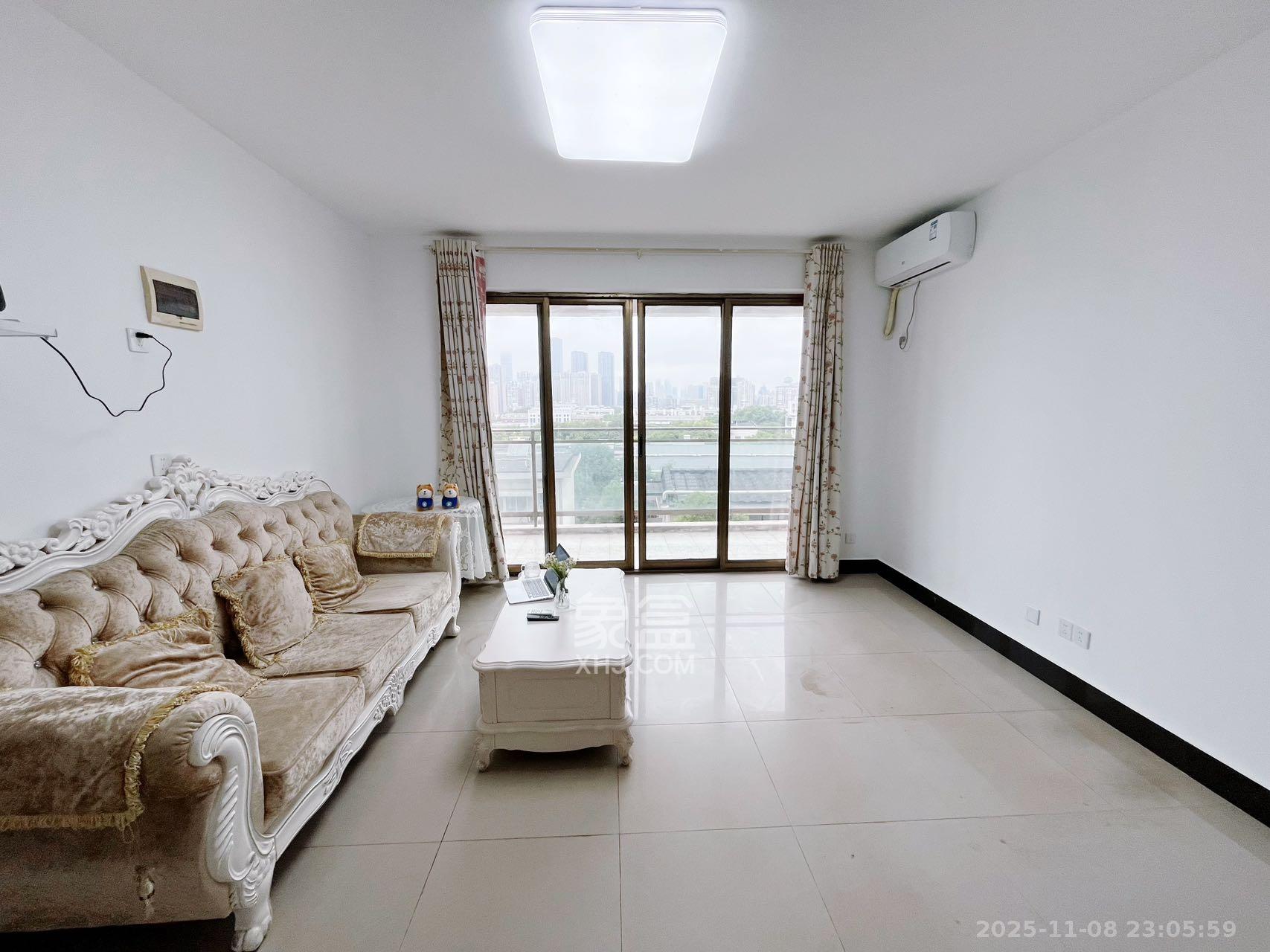 东上一品  4室2厅2卫    4100.0元/月室内图