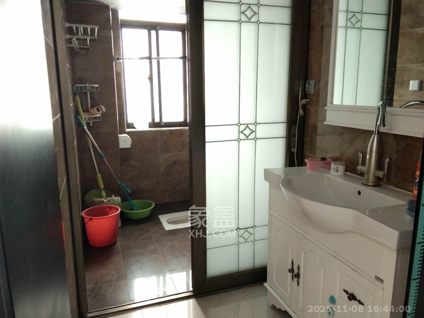 万树丹堤  4室2厅2卫    4000.0元/月室内图