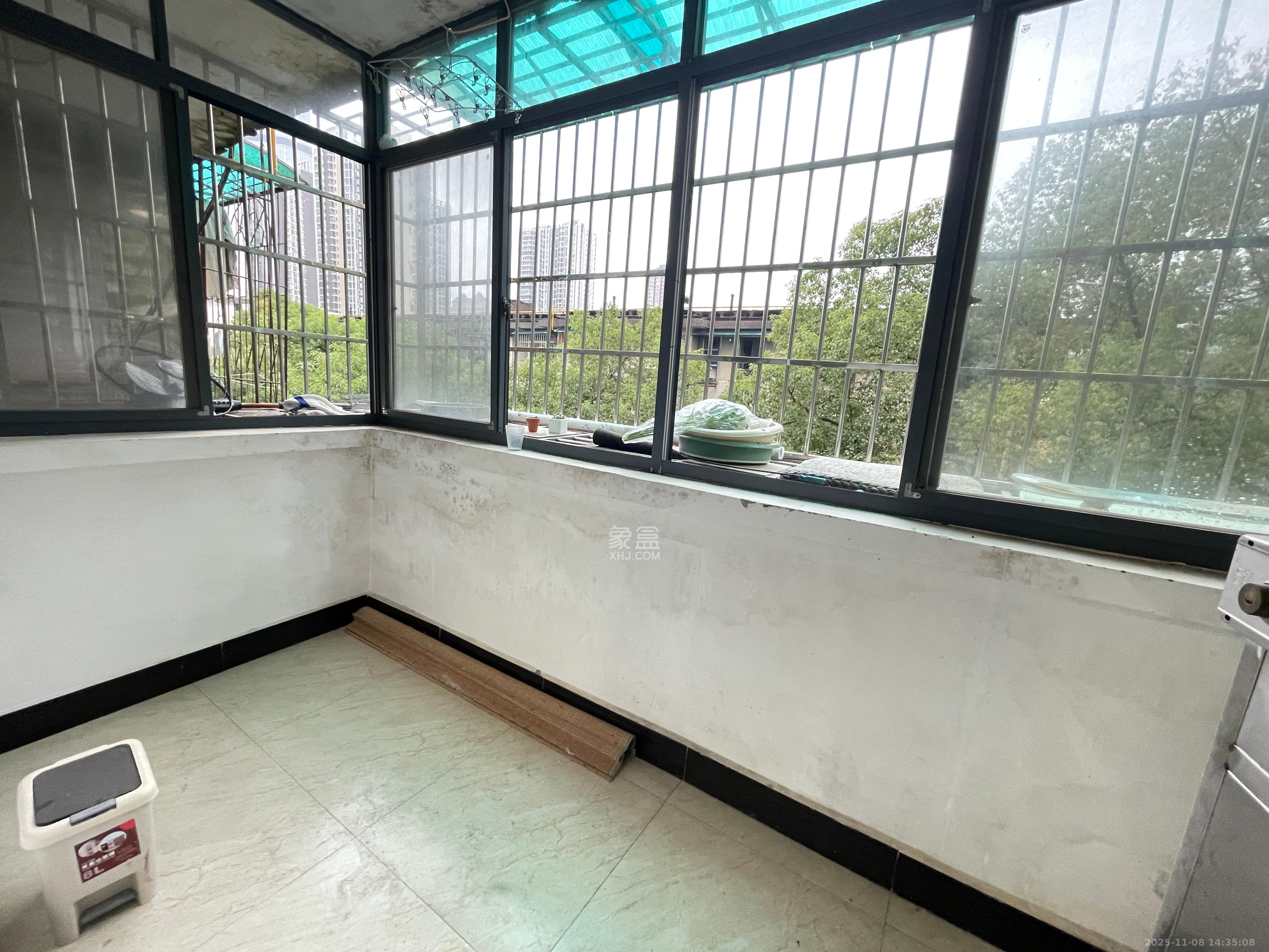 牛婆塘社区  1室0厅0卫    1400.0元/月室内图