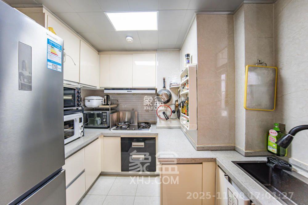 恒伟西雅韵  3室2厅2卫    4300.0元/月室内图