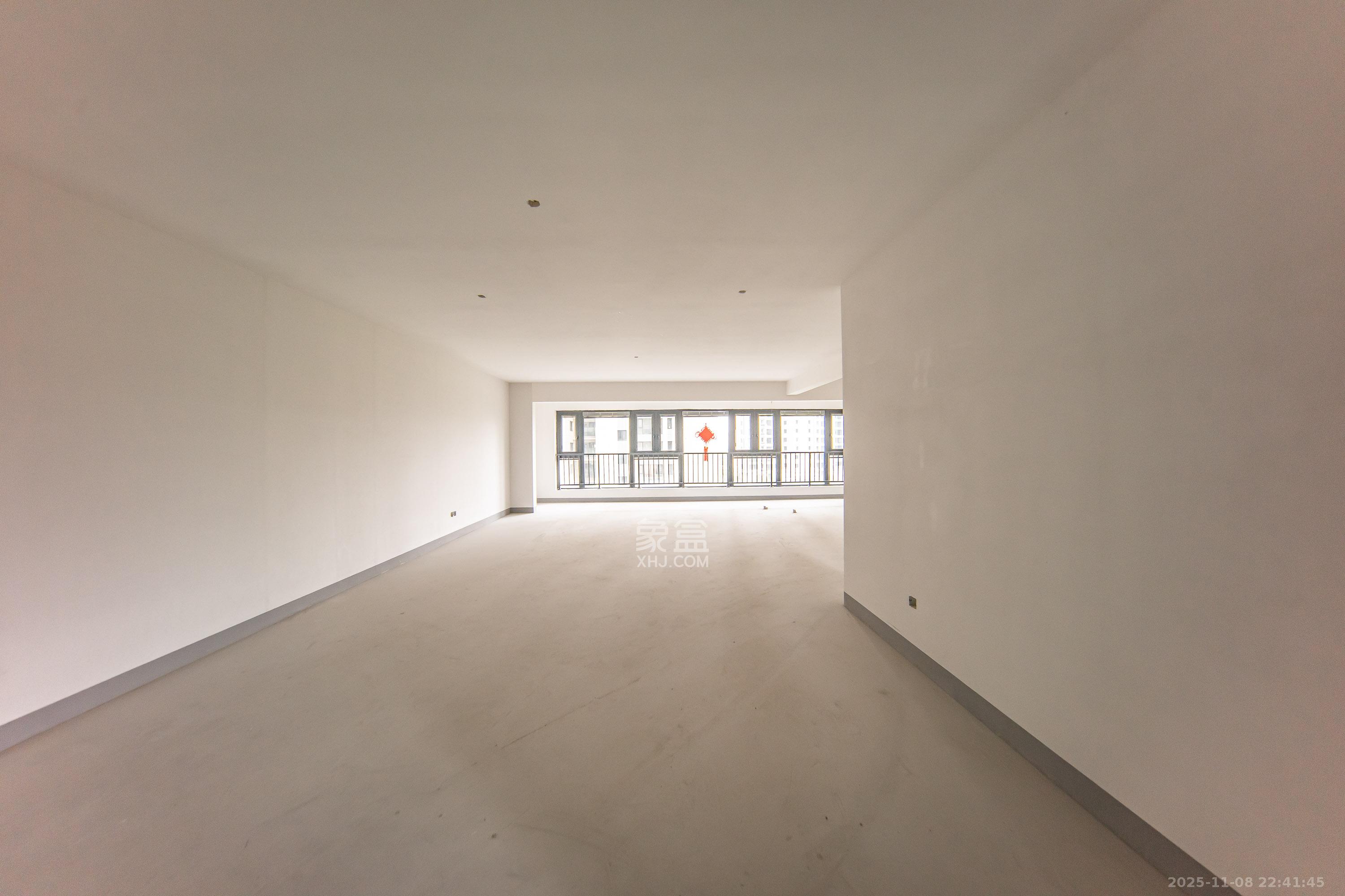 建投象山国际  4室2厅2卫    195.0万客厅