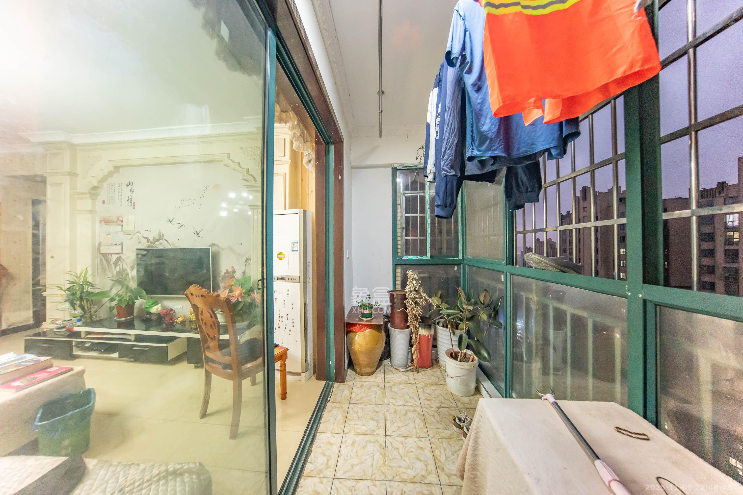 洋湖时代  3室1厅1卫    65.0万阳台