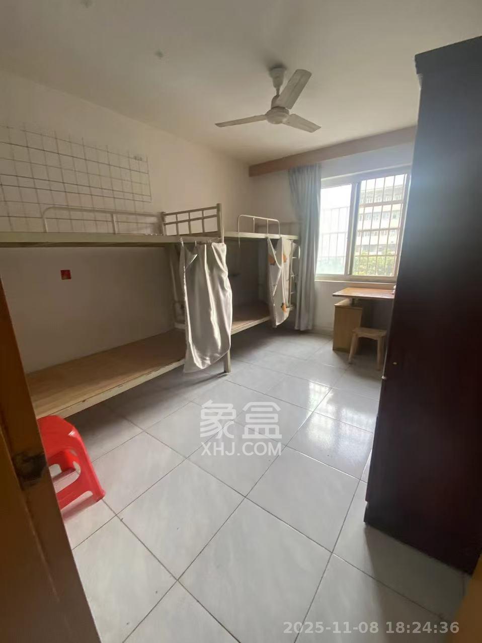 粮贸大厦  2室1厅1卫    2500.0元/月室内图