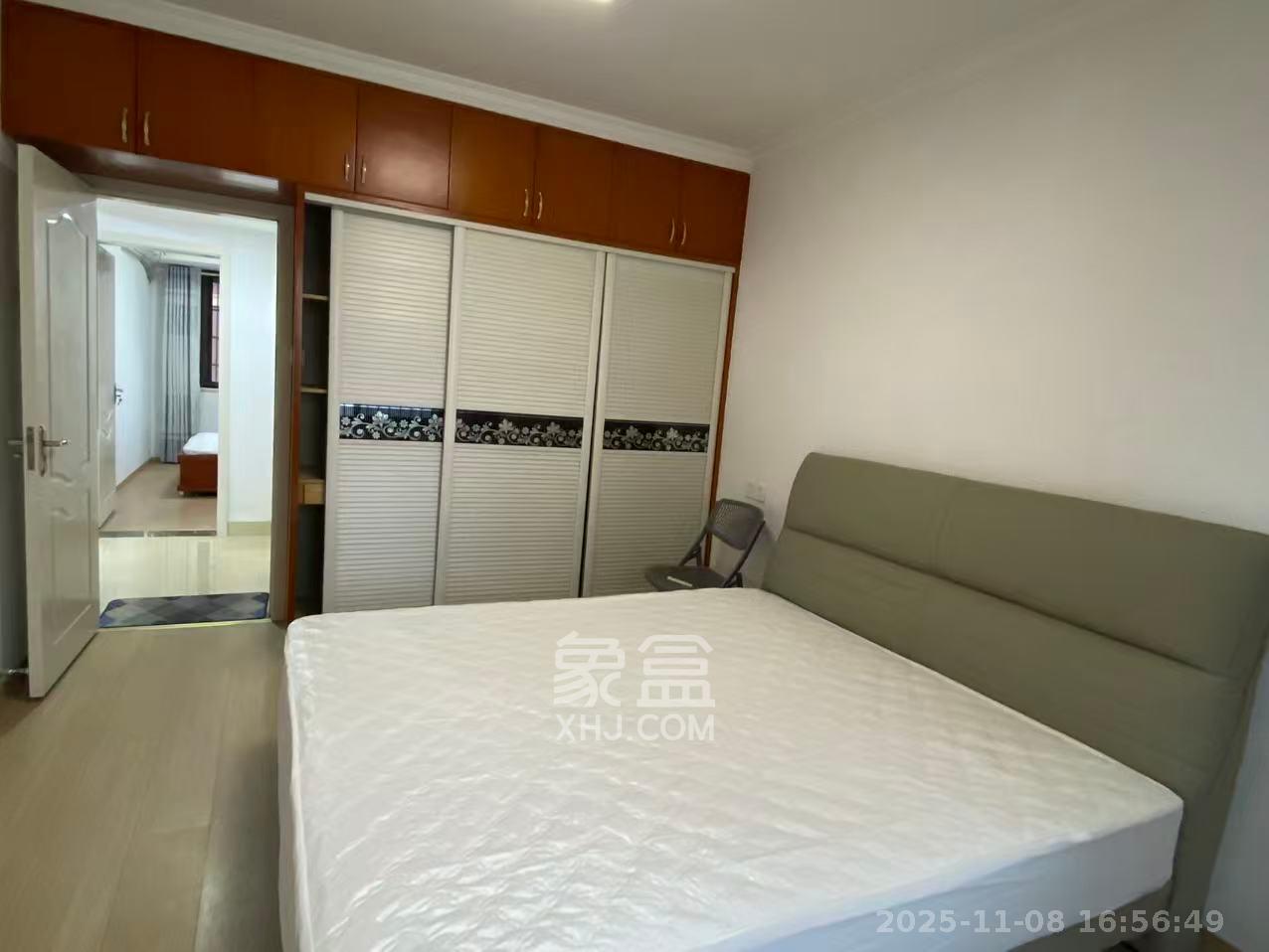 新城国际花都  3室2厅1卫    1700.0元/月室内图