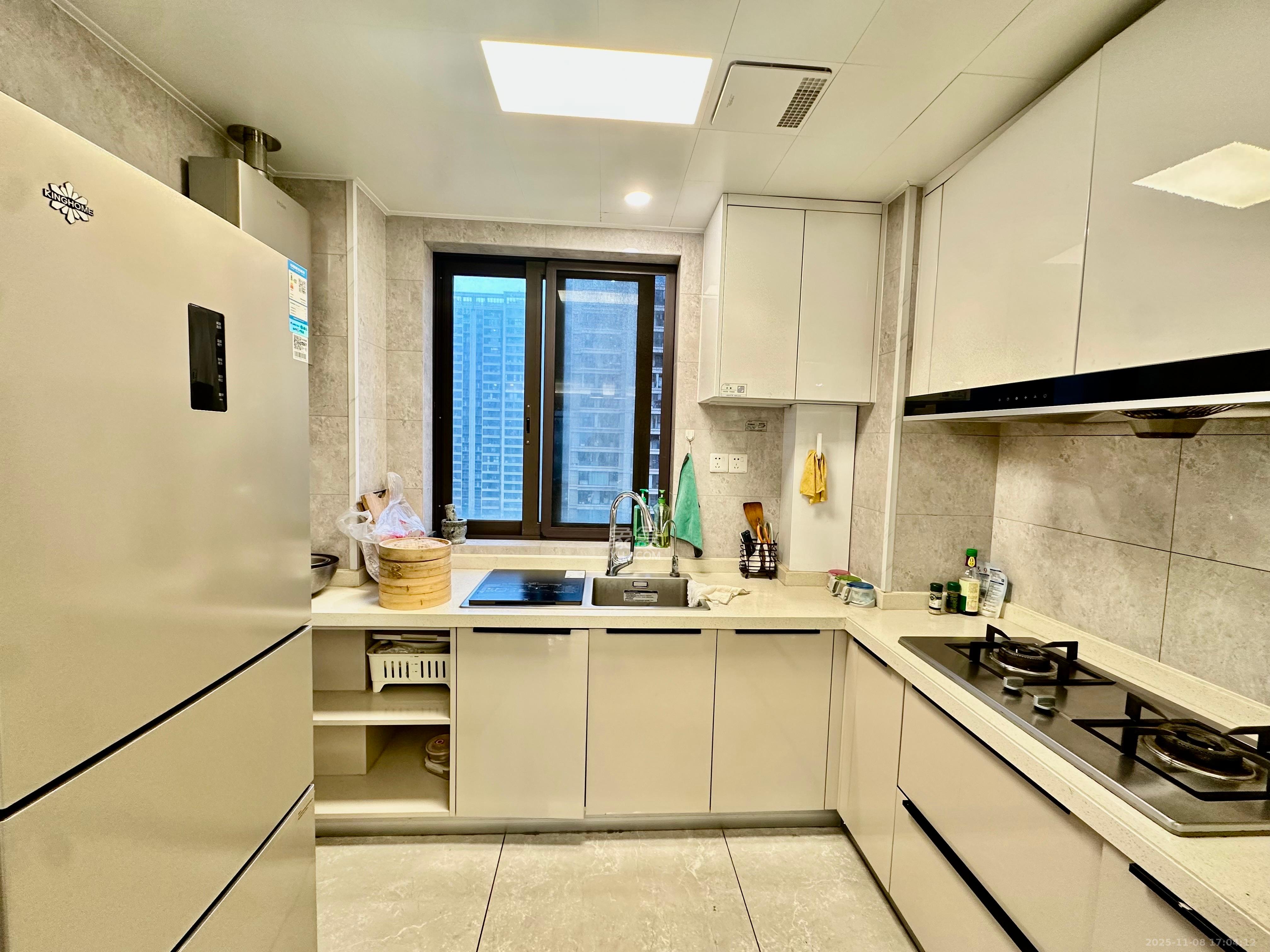 龙湖铂金中心(龙湖春江郦城) 3室2厅2卫 5500.0元/月 龙湖铂金中心(龙湖春江郦城) 3室2厅2卫 5500.0元/月室内图