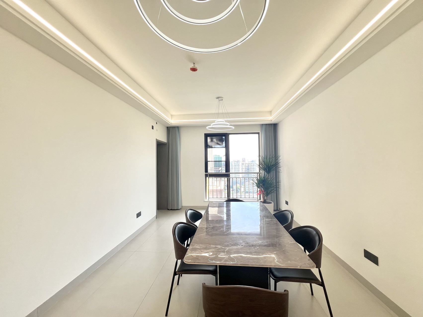 海航豪庭北苑  5室2厅2卫    8800.0元/月室内图