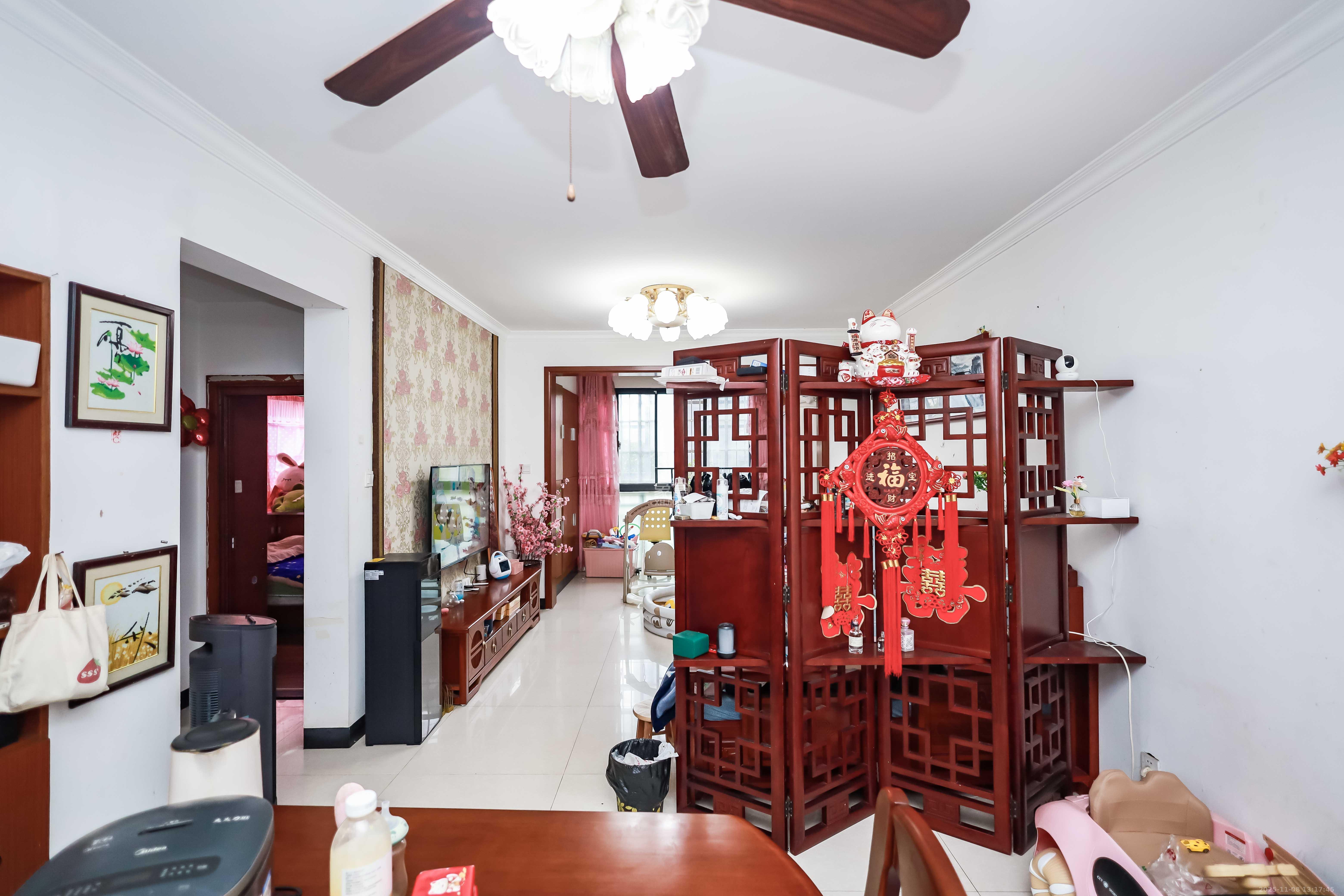 金科东方大院三四期 2室1厅1卫 58.0万 金科东方大院三四期 2室1厅1卫 58.0万客厅