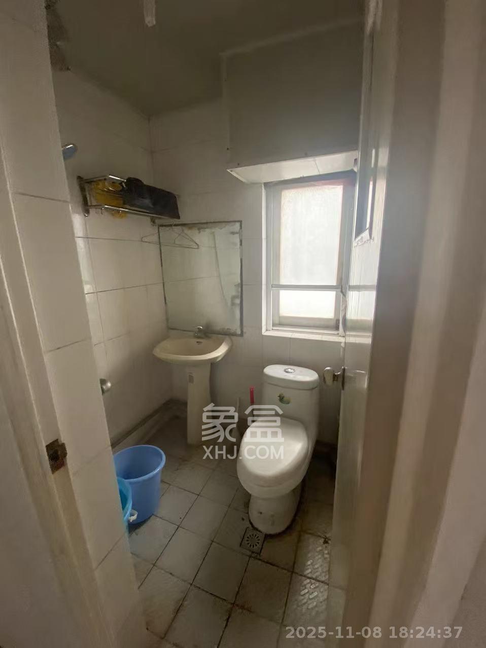 粮贸大厦 2室1厅1卫 2500.0元/月 粮贸大厦 2室1厅1卫 2500.0元/月室内图