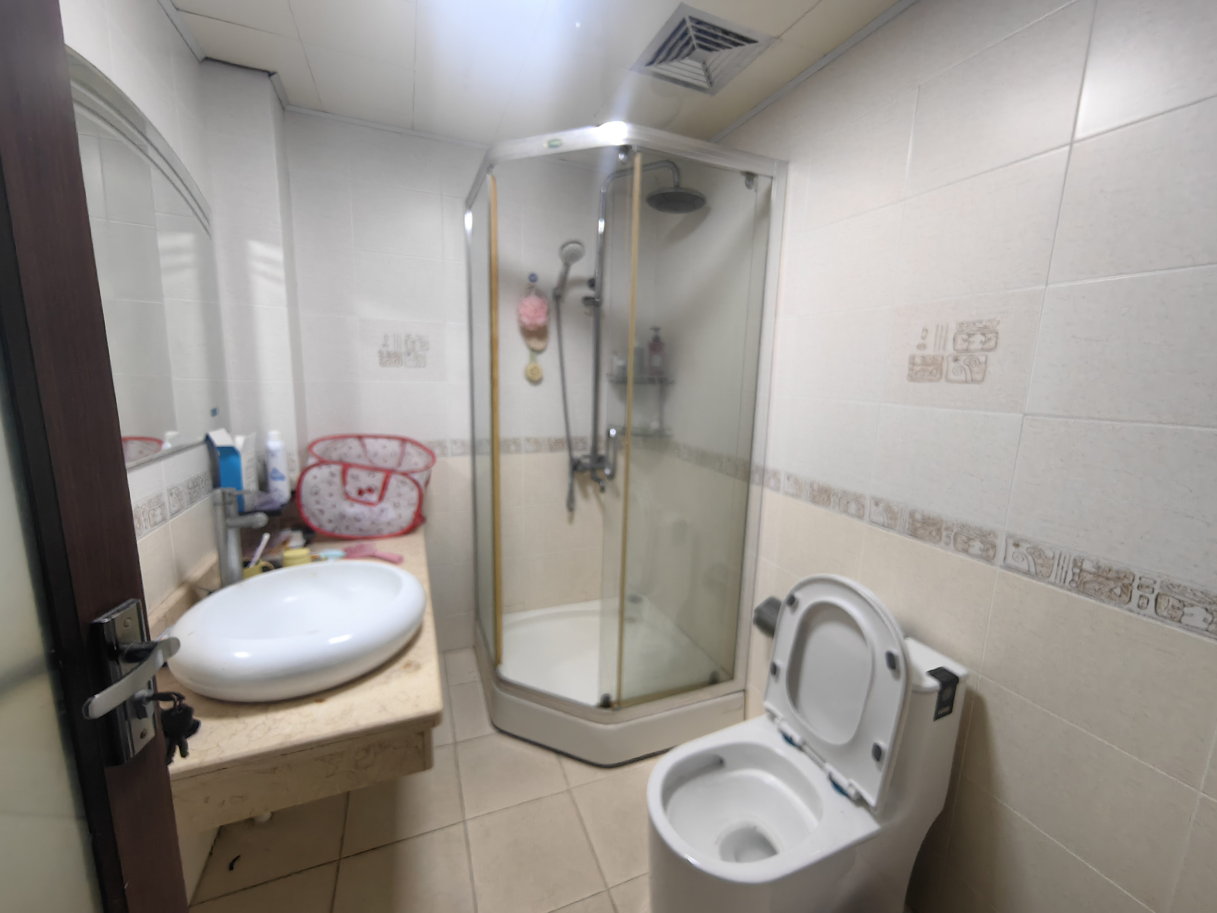 罗牛山花园 4室2厅4卫 7500.0元/月 罗牛山花园 4室2厅4卫 7500.0元/月室内图