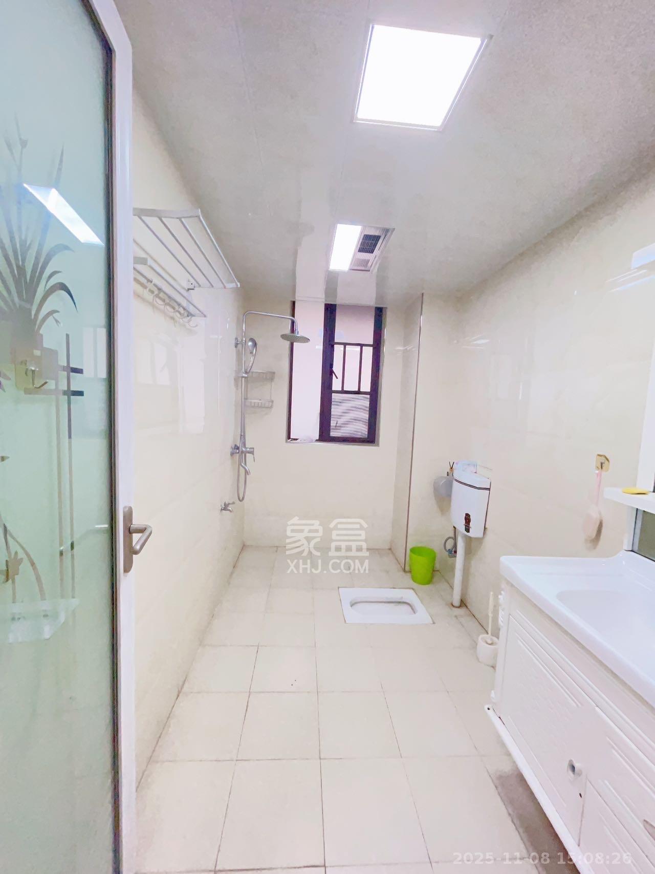 和泓梅溪四季  3室2厅2卫    2800.0元/月室内图