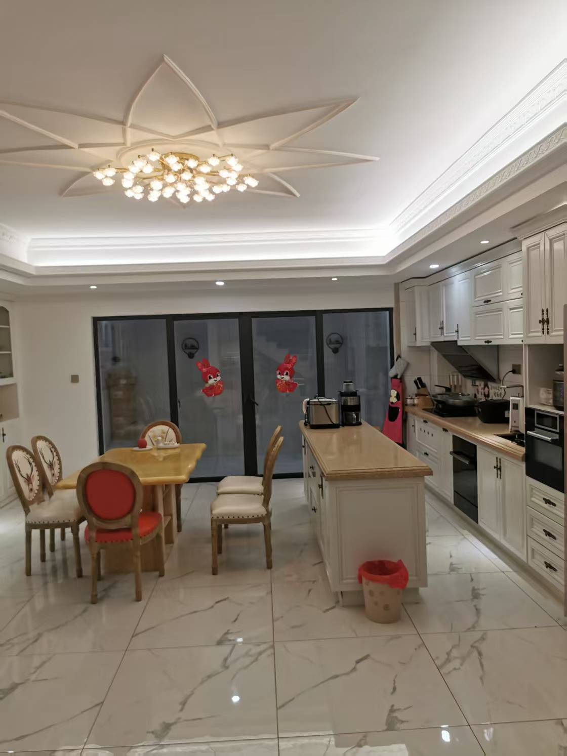 绿城桃李春风  5室3厅4卫    399.0万客厅