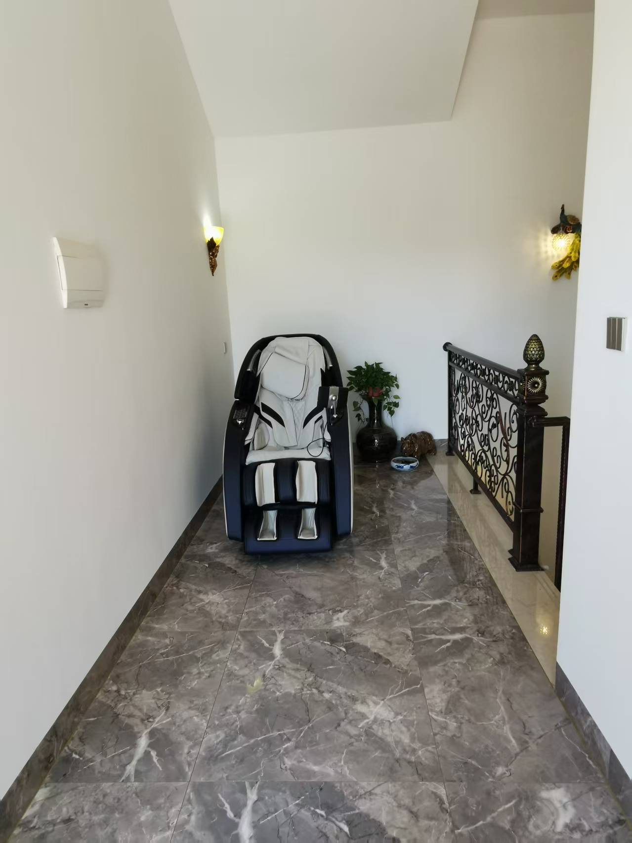 绿城桃李春风  5室3厅4卫    399.0万客厅