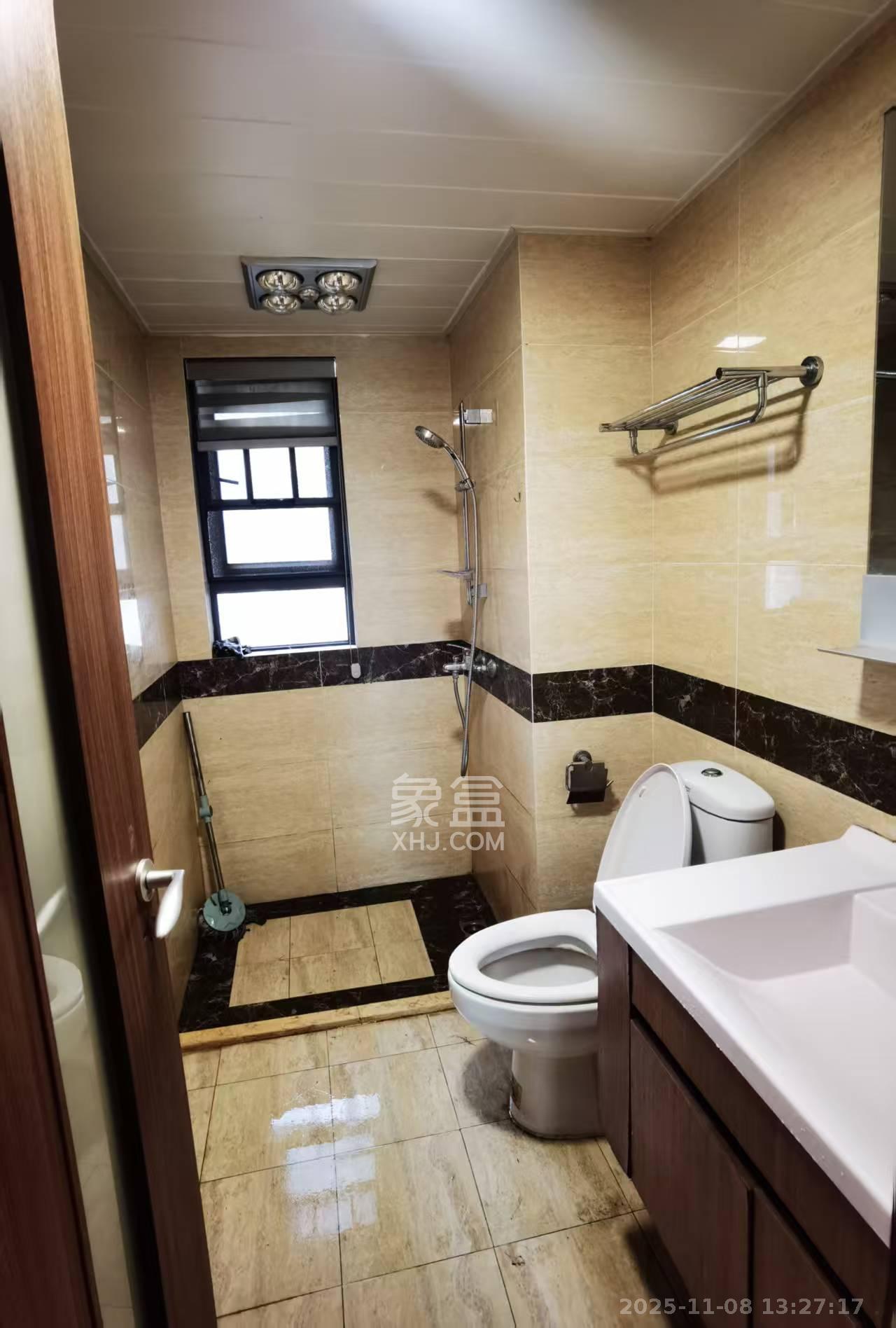 万科白鹭郡  4室2厅2卫    3500.0元/月室内图