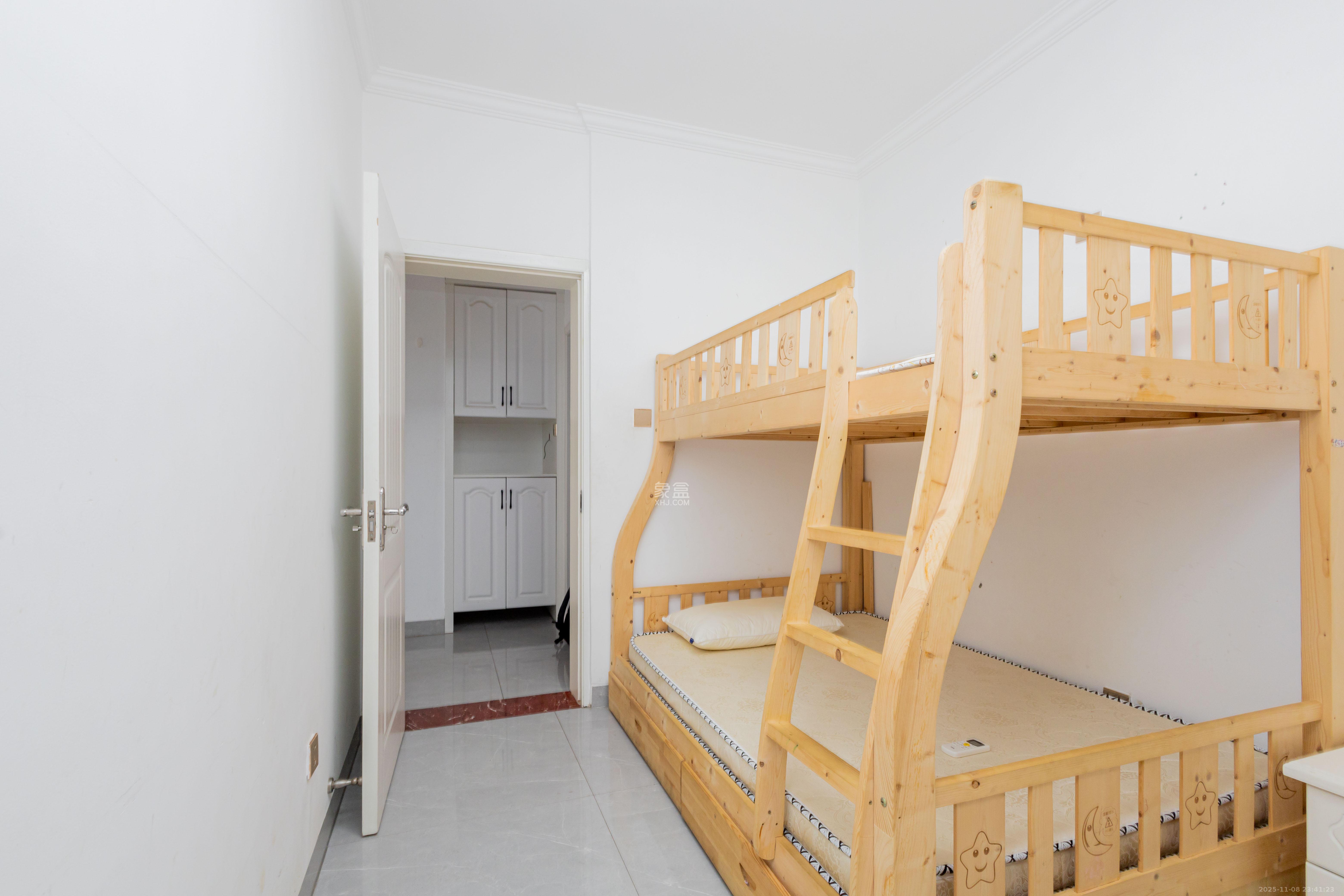 中交中央公园D4区  3室1厅1卫    91.0万卧室