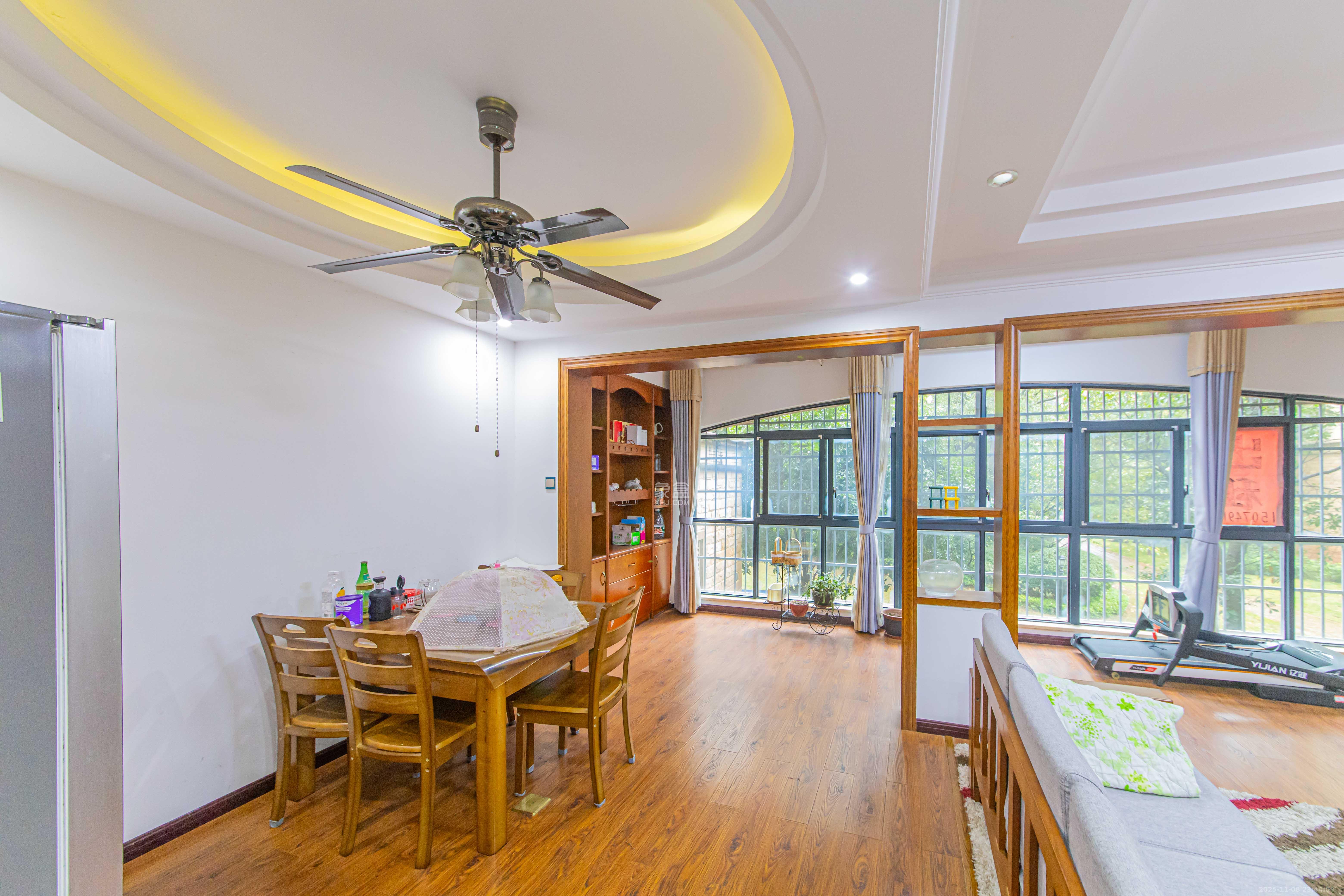 中建芙蓉嘉苑 1室2厅1卫 130.0万 中建芙蓉嘉苑 1室2厅1卫 130.0万客厅