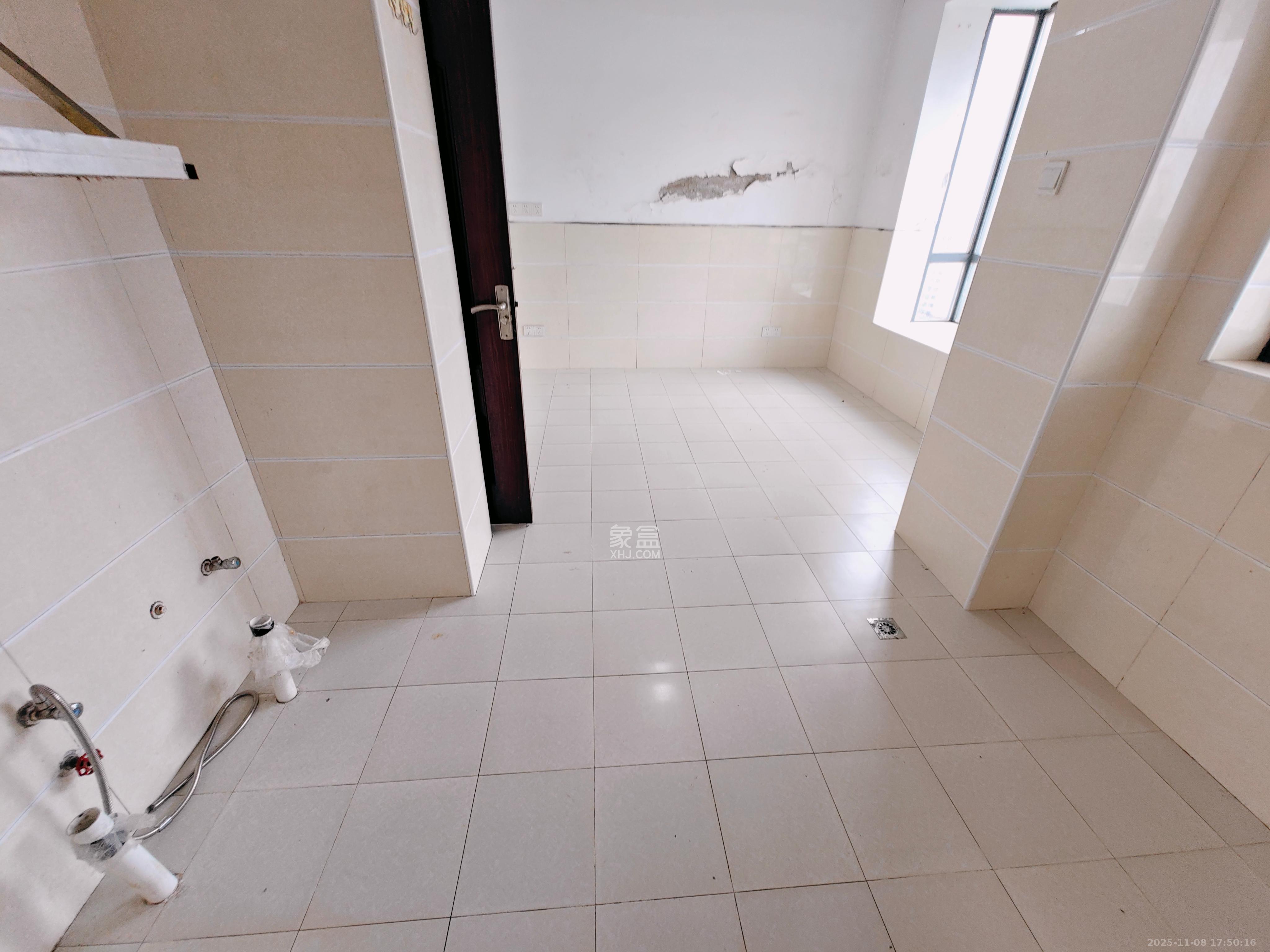 恒盛世家 5室2厅2卫 4000.0元/月 恒盛世家 5室2厅2卫 4000.0元/月室内图