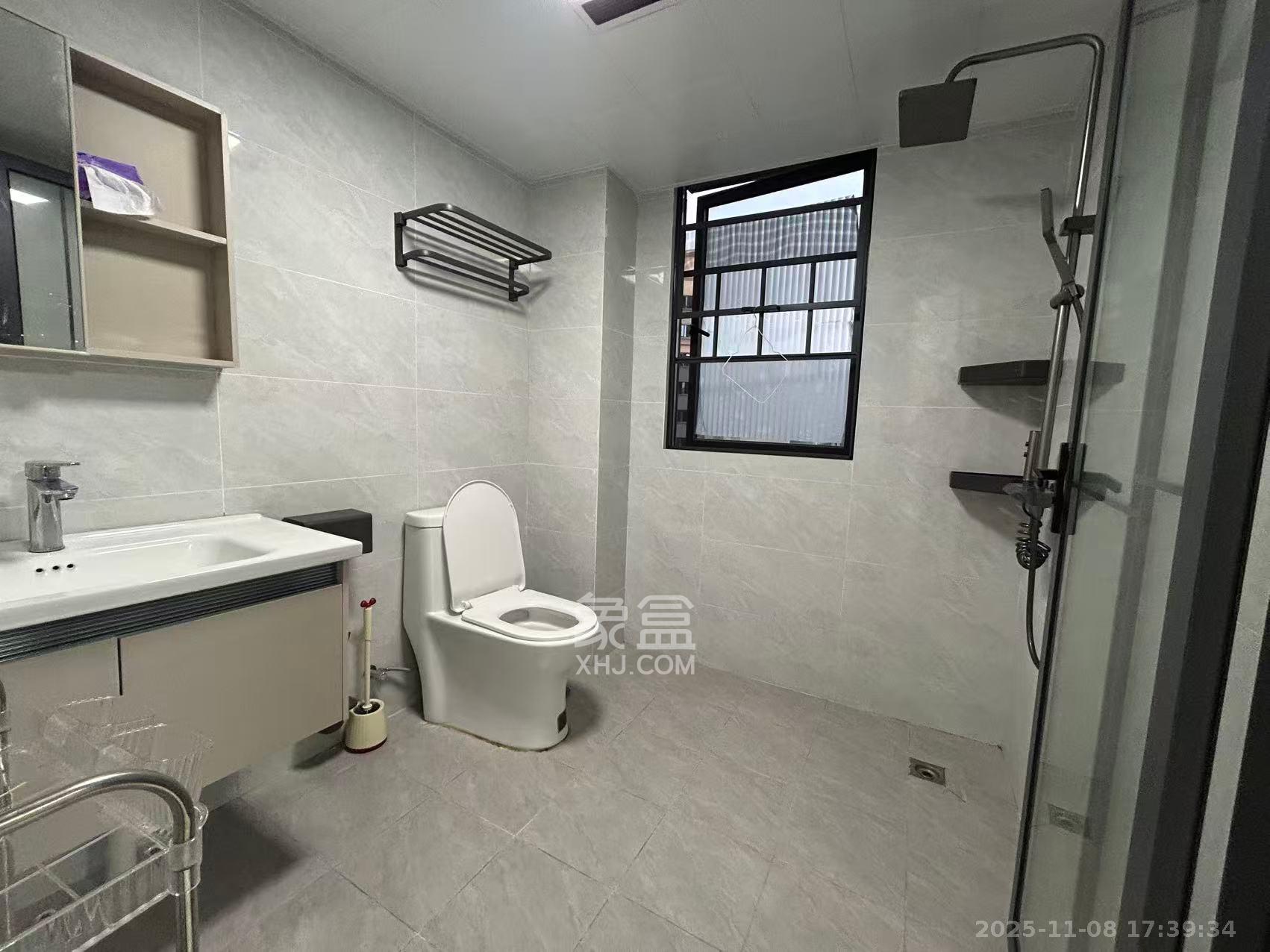 丽发新城  3室2厅2卫    2600.0元/月室内图