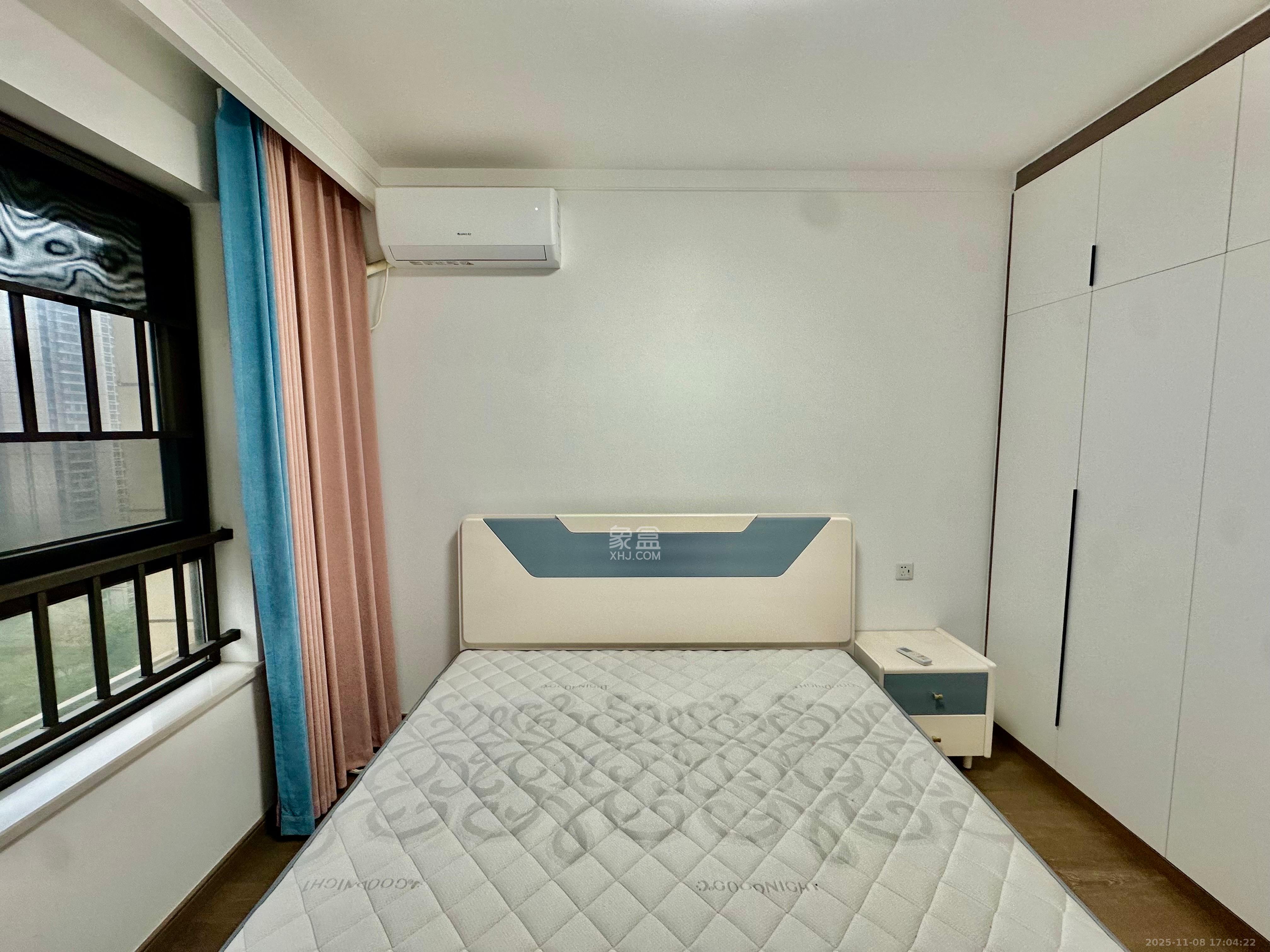 龙湖铂金中心(龙湖春江郦城) 3室2厅2卫 5500.0元/月 龙湖铂金中心(龙湖春江郦城) 3室2厅2卫 5500.0元/月室内图