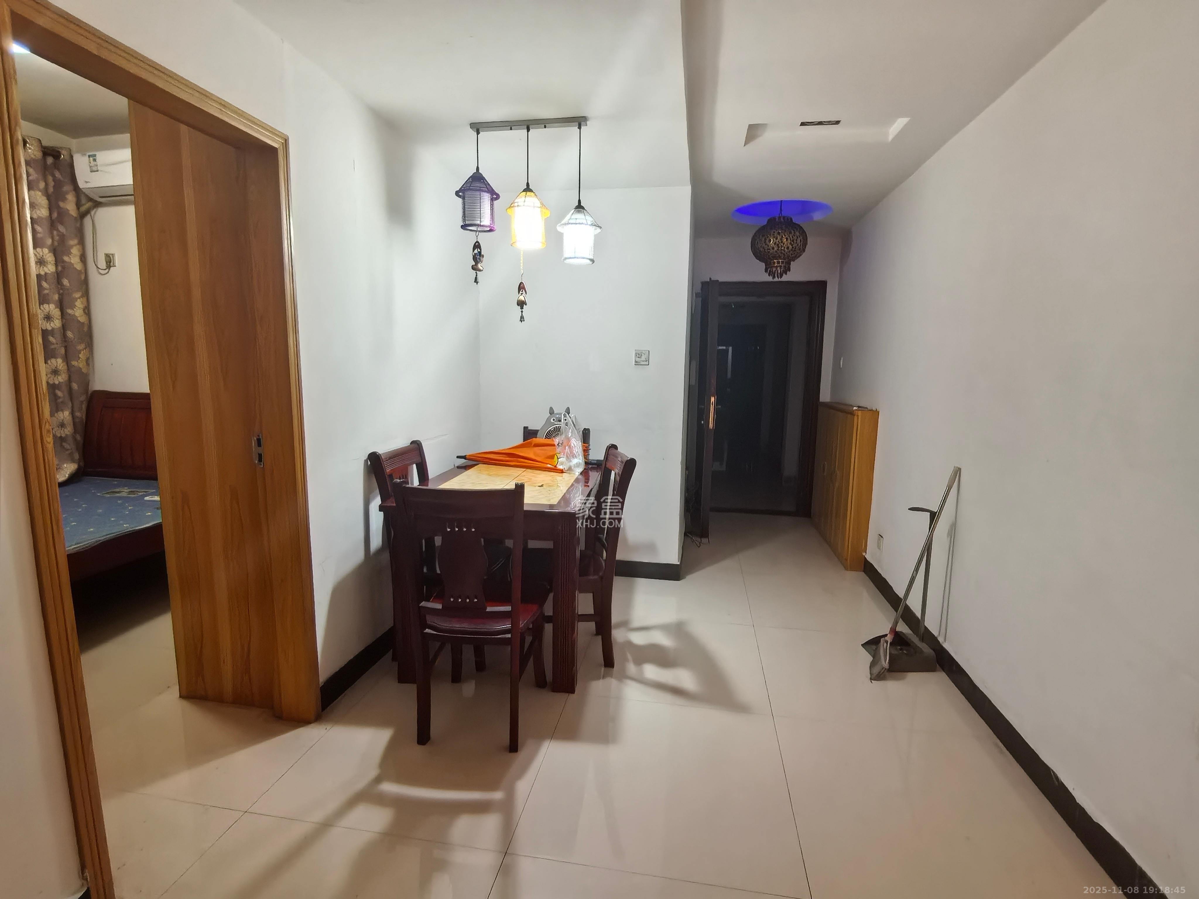 中房F联邦  2室2厅1卫    1800.0元/月室内图