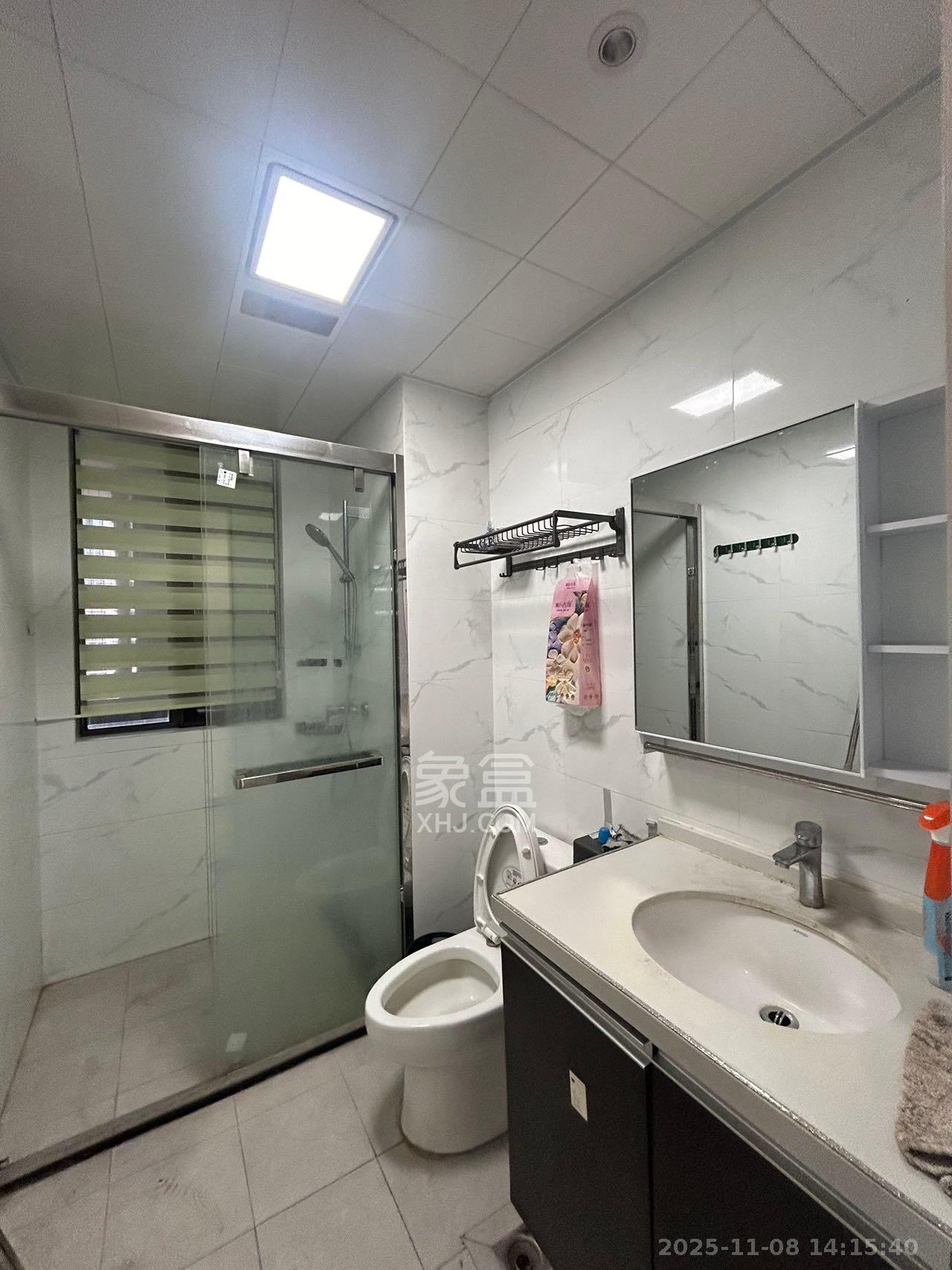 麓谷山湖郡 3室2厅2卫 2200.0元/月 麓谷山湖郡 3室2厅2卫 2200.0元/月室内图