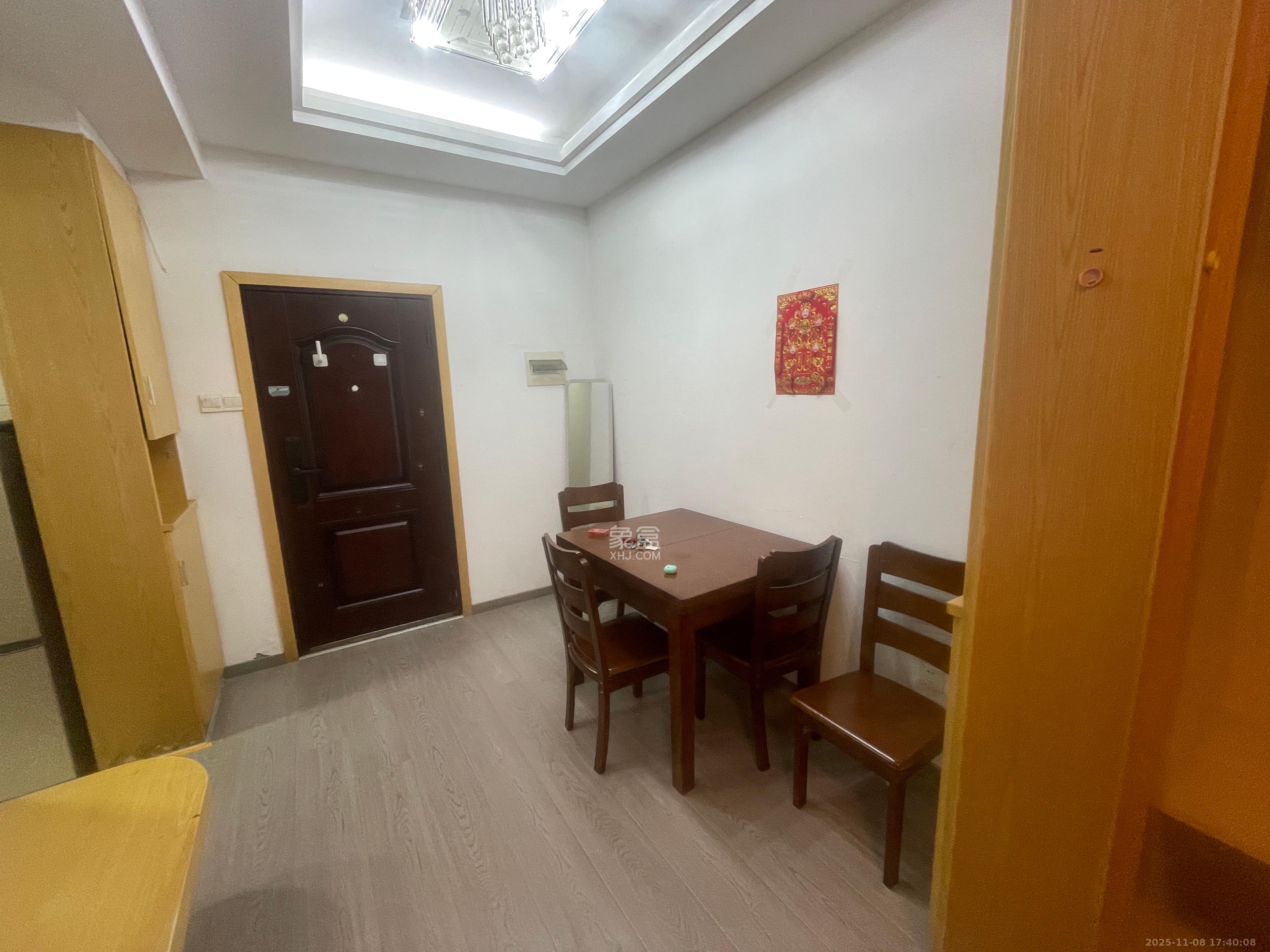 红星国际星城  1室1厅1卫    1500.0元/月