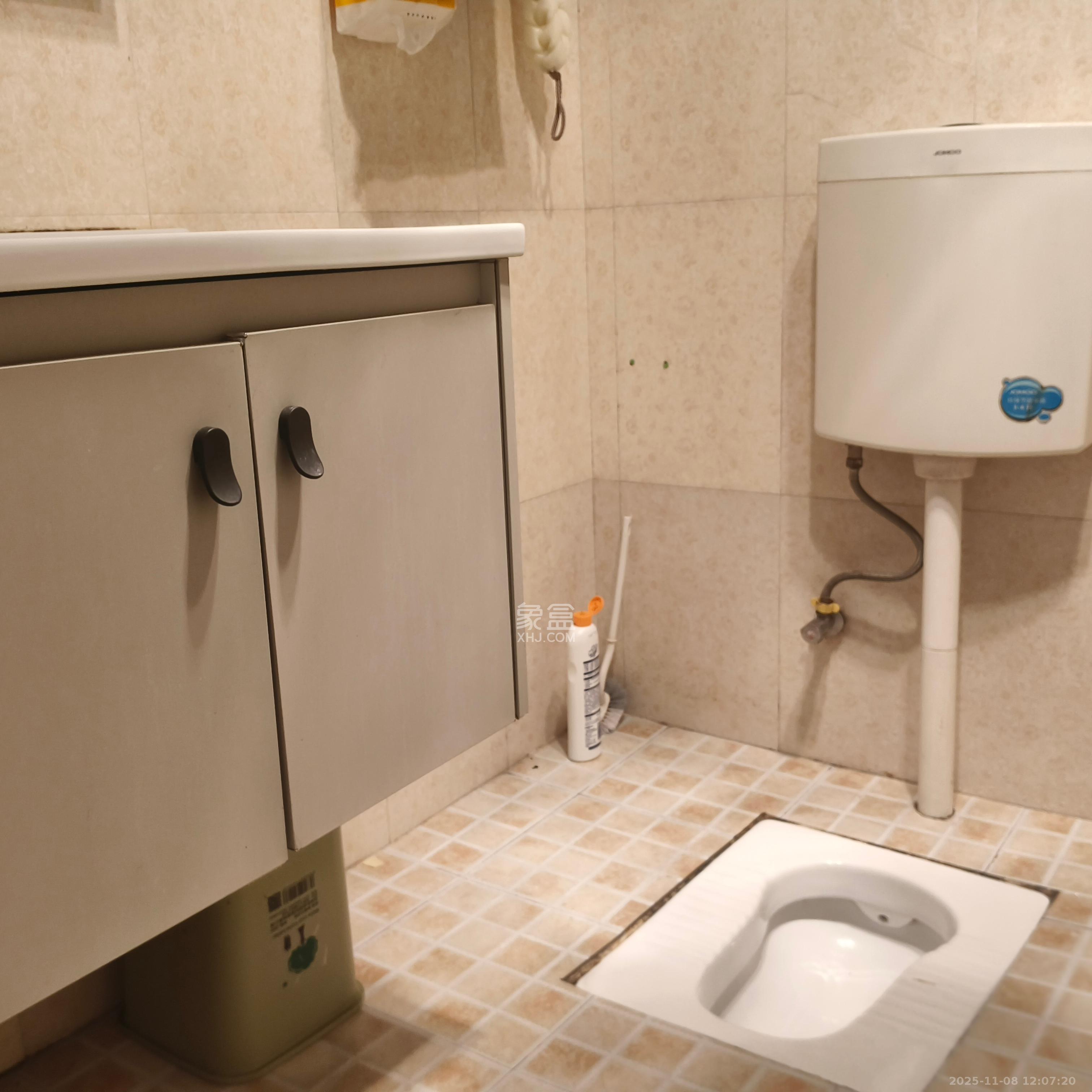 锦湘国际星城三期(锦绣苑) 1室2厅2卫 2900.0元/月 锦湘国际星城三期(锦绣苑) 1室2厅2卫 2900.0元/月室内图