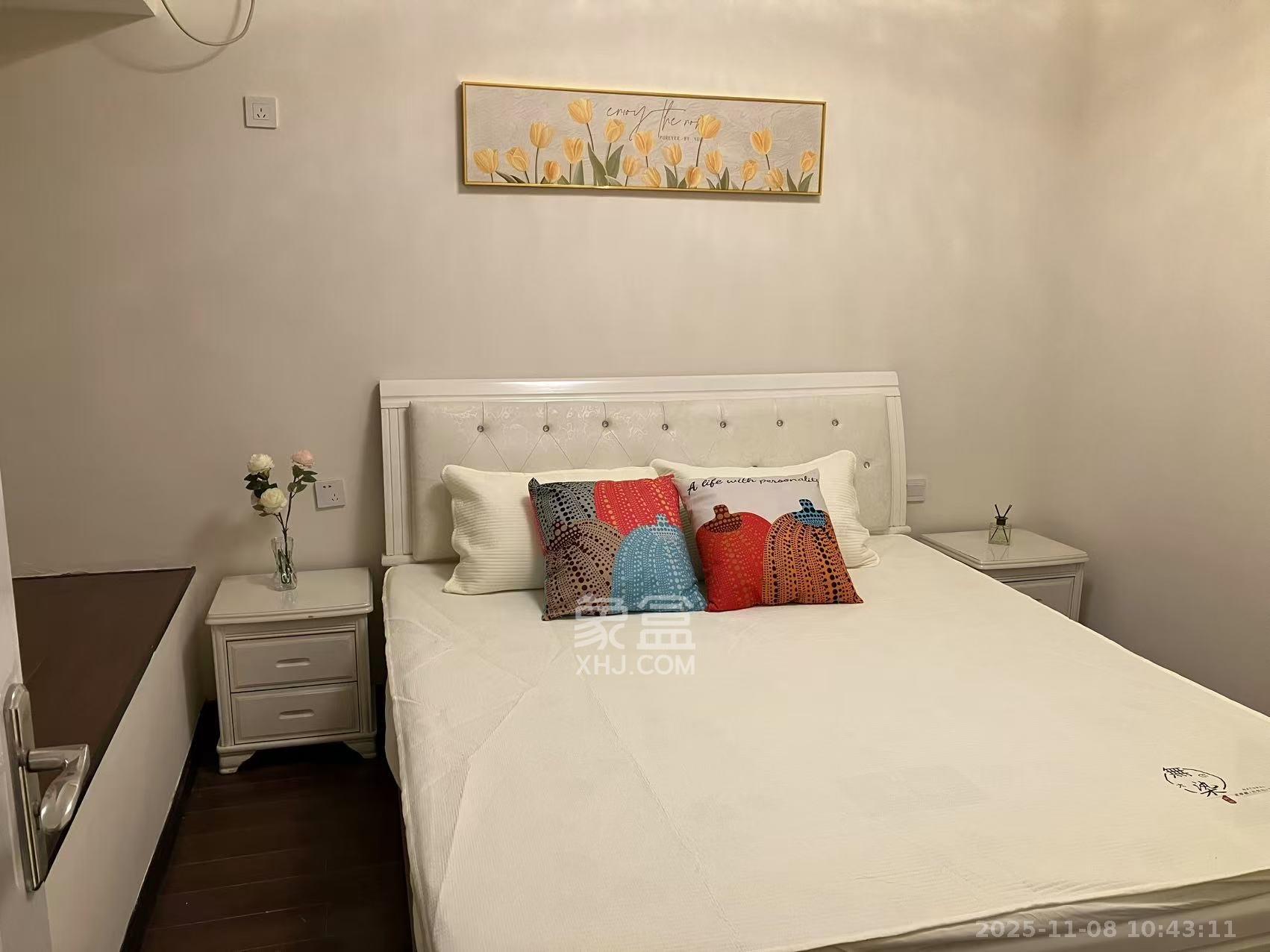 万国城（当代满庭春MOMA）三期  1室2厅1卫    2300.0元/月室内图