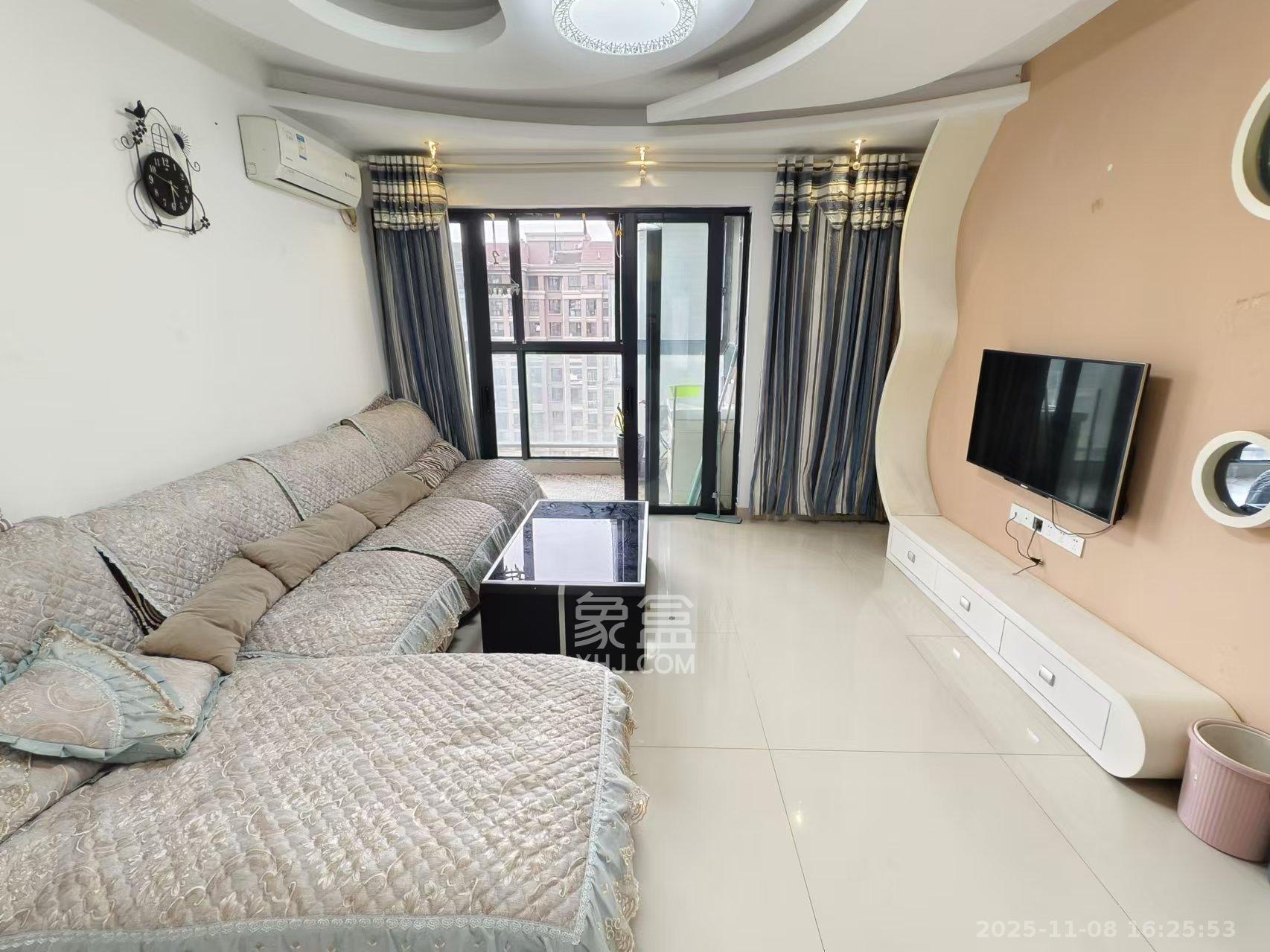 蓝山郡 3室2厅1卫 2200.0元/月 蓝山郡 3室2厅1卫 2200.0元/月室内图