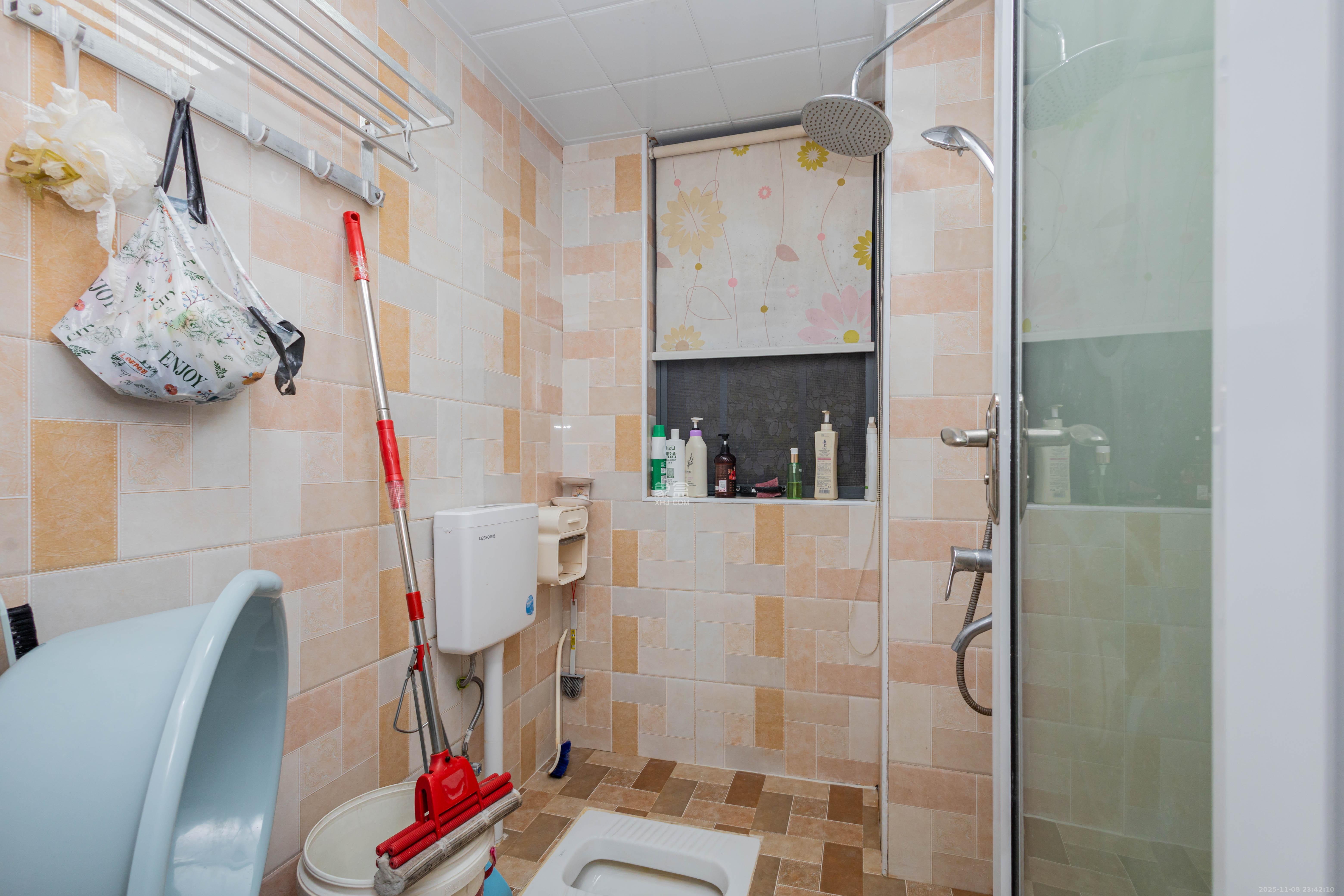 汇一城(汇壹公馆) 3室2厅1卫 64.8万 汇一城(汇壹公馆) 3室2厅1卫 64.8万卫生间