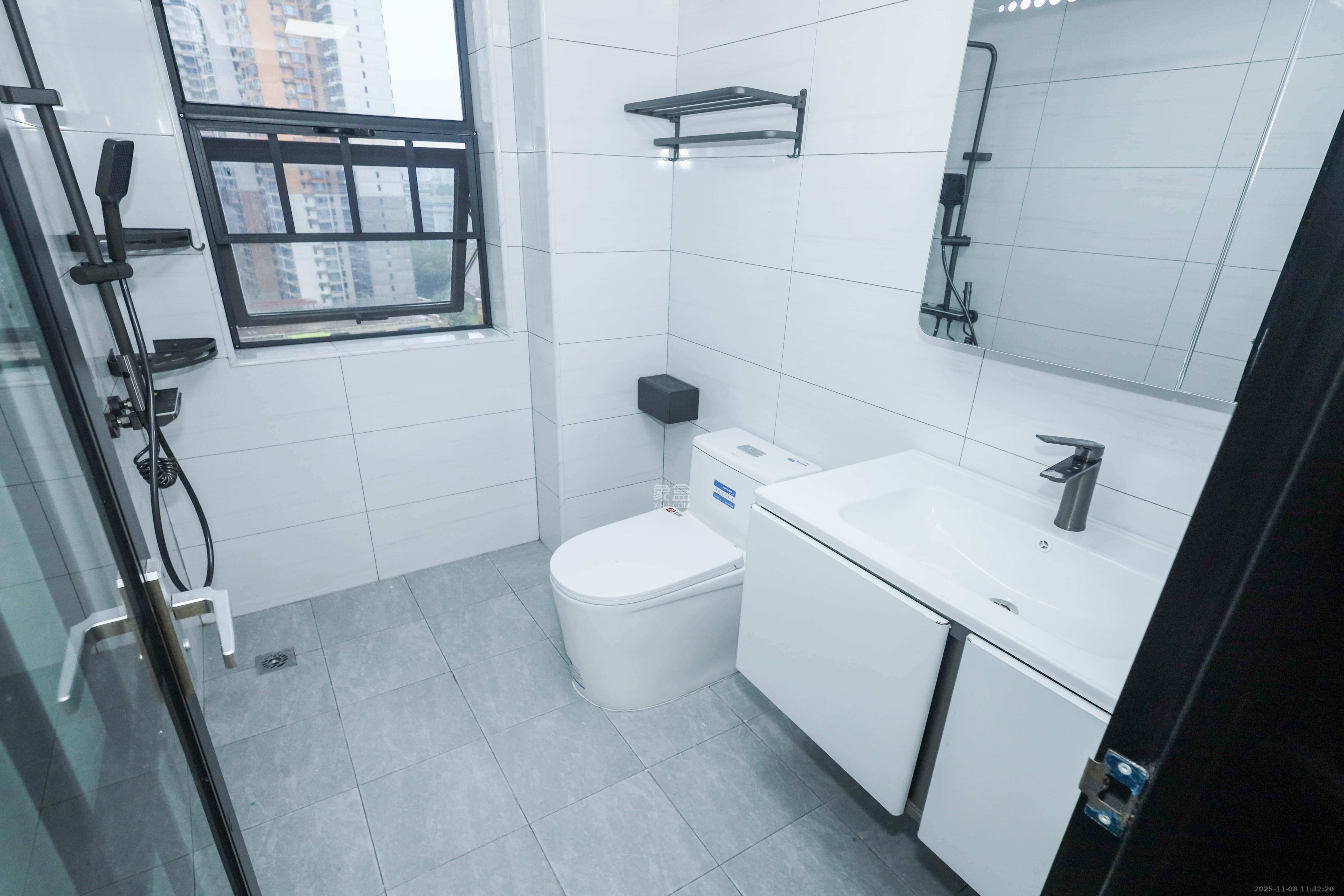 骑龙大街（骑龙苑）  3室2厅2卫    95.8万卫生间