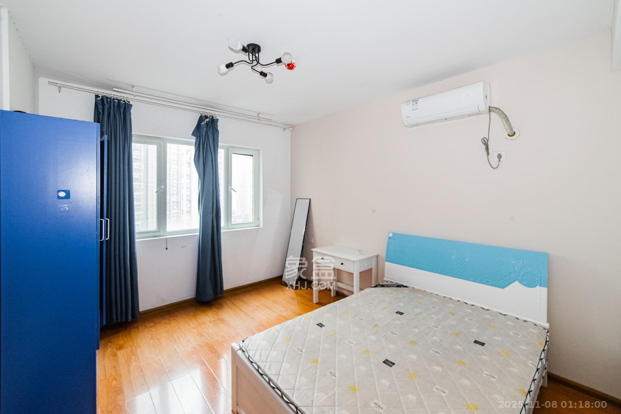 北辰三角洲E4区  4室2厅2卫    150.0万卧室