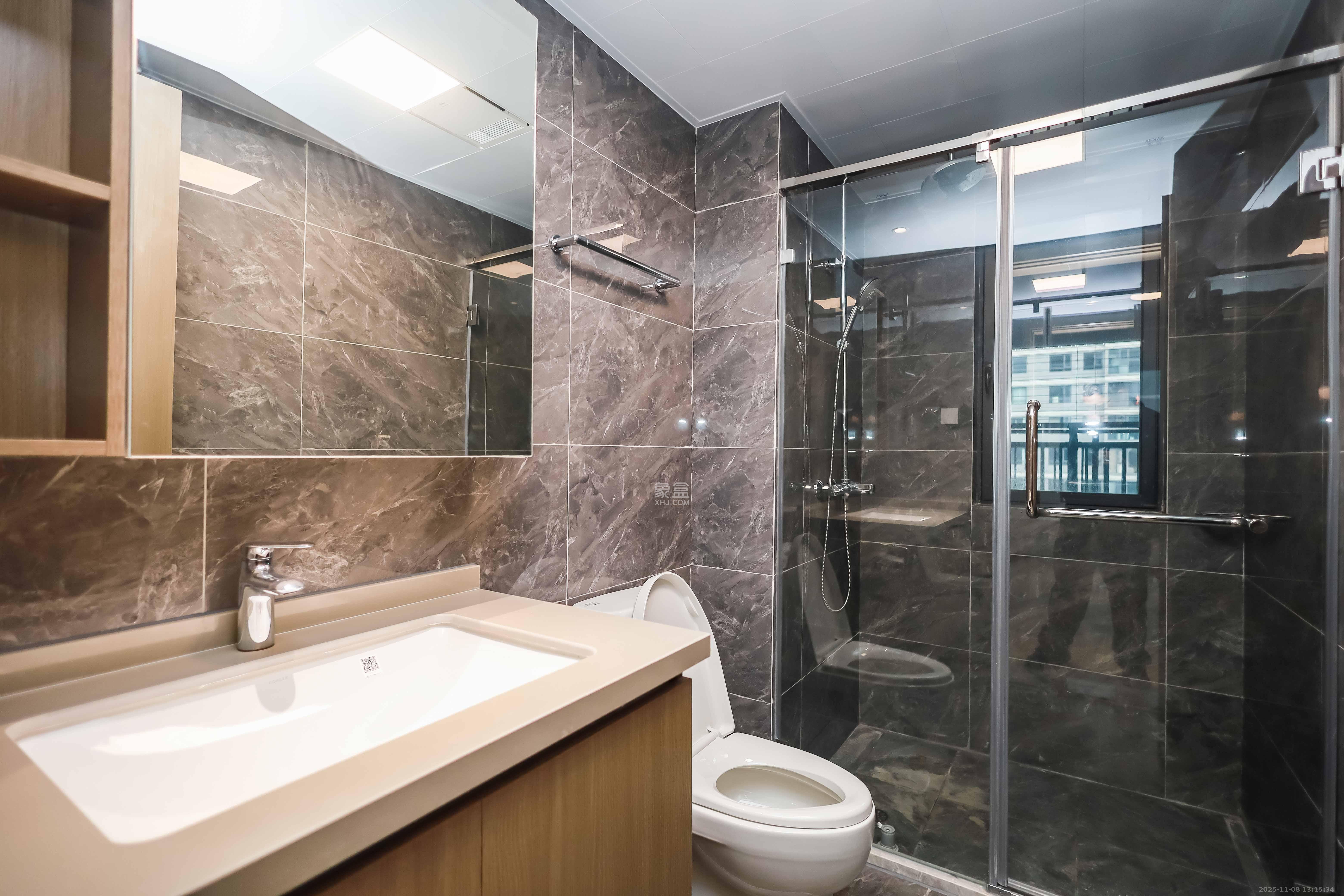 百世云境 3室2厅2卫 89.0万 百世云境 3室2厅2卫 89.0万卫生间