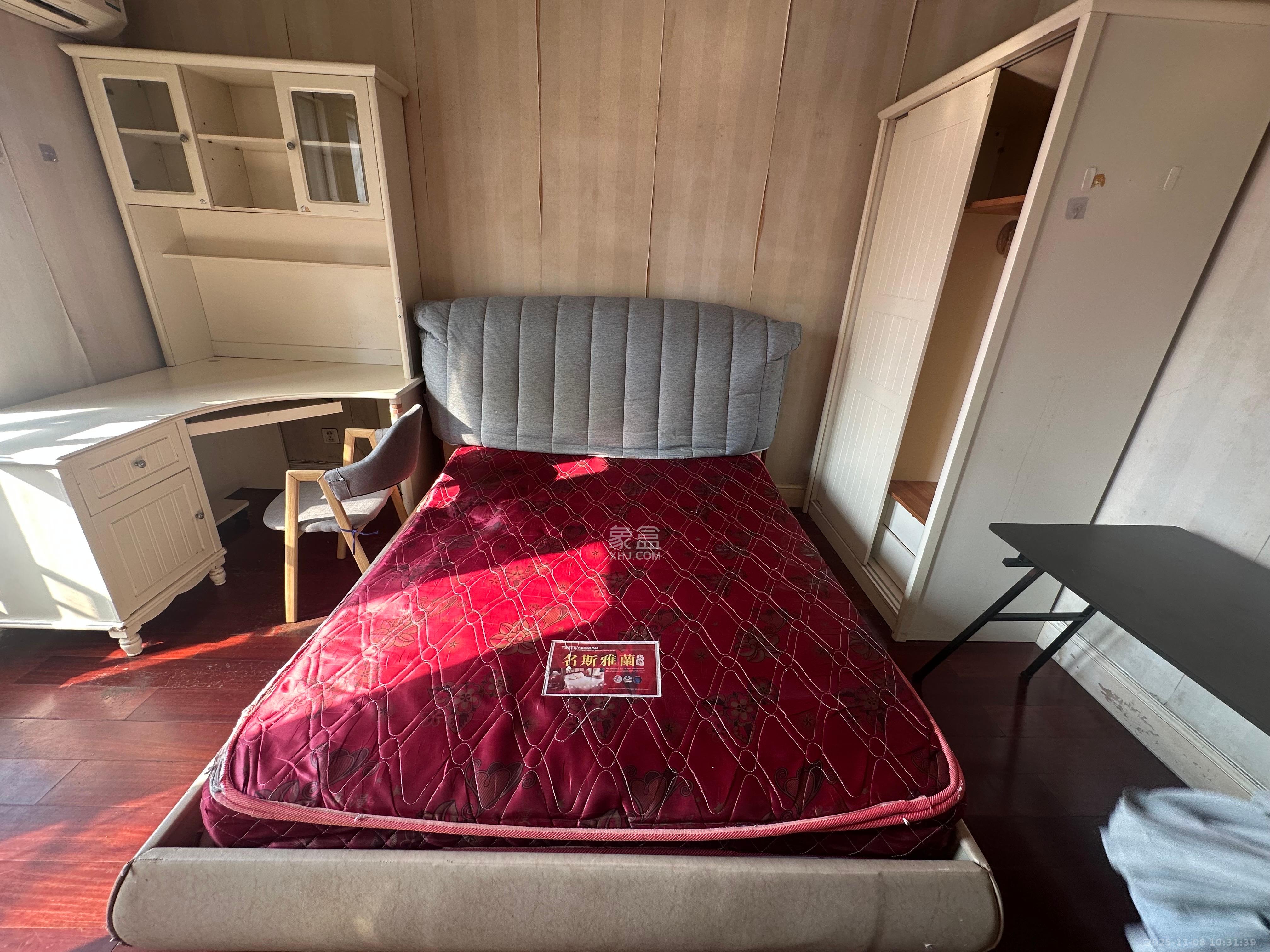 郡原广场 1室1厅1卫 1100.0元/月 郡原广场 1室1厅1卫 1100.0元/月室内图