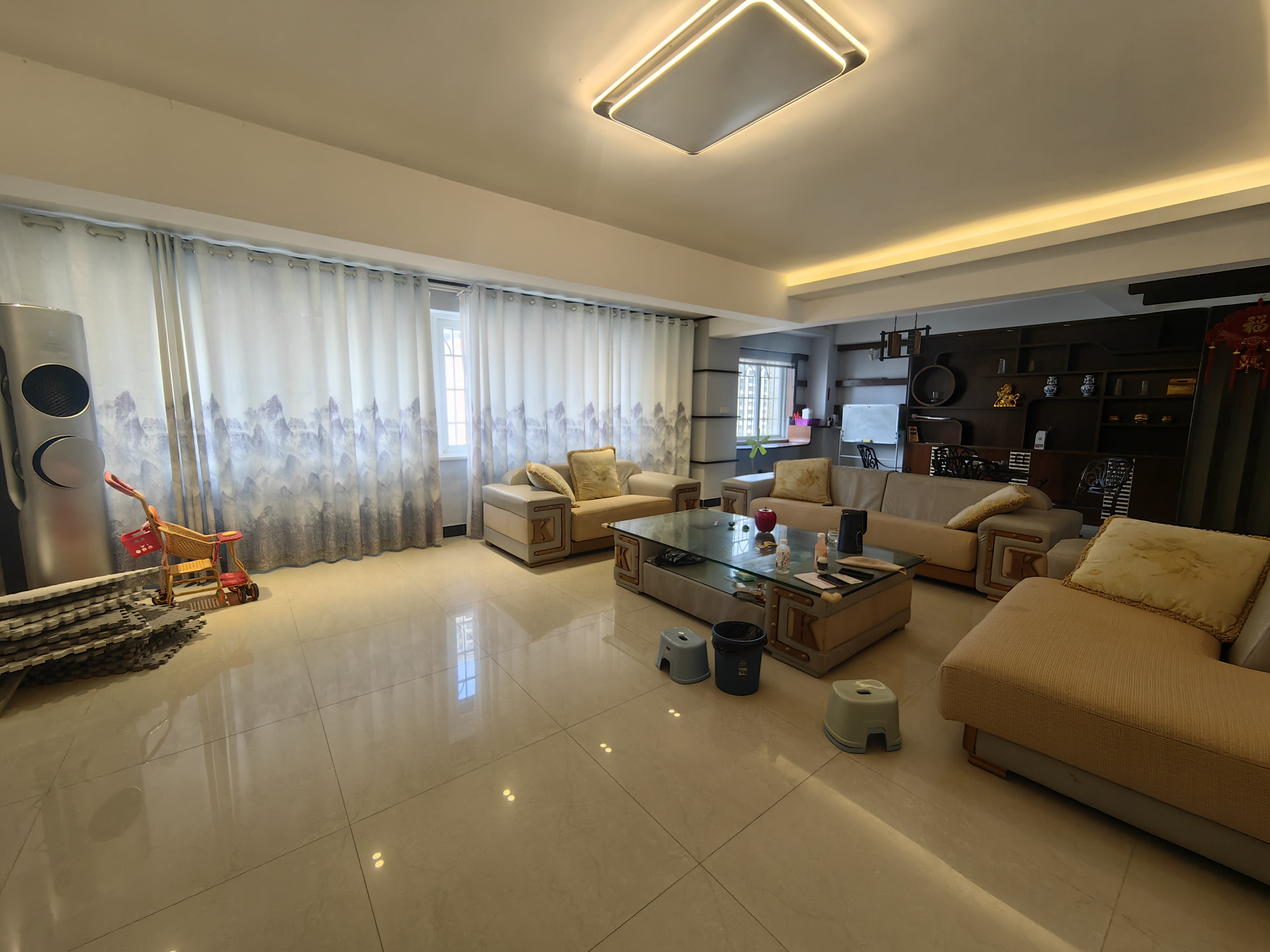 罗牛山花园 4室2厅4卫 7500.0元/月 罗牛山花园 4室2厅4卫 7500.0元/月室内图