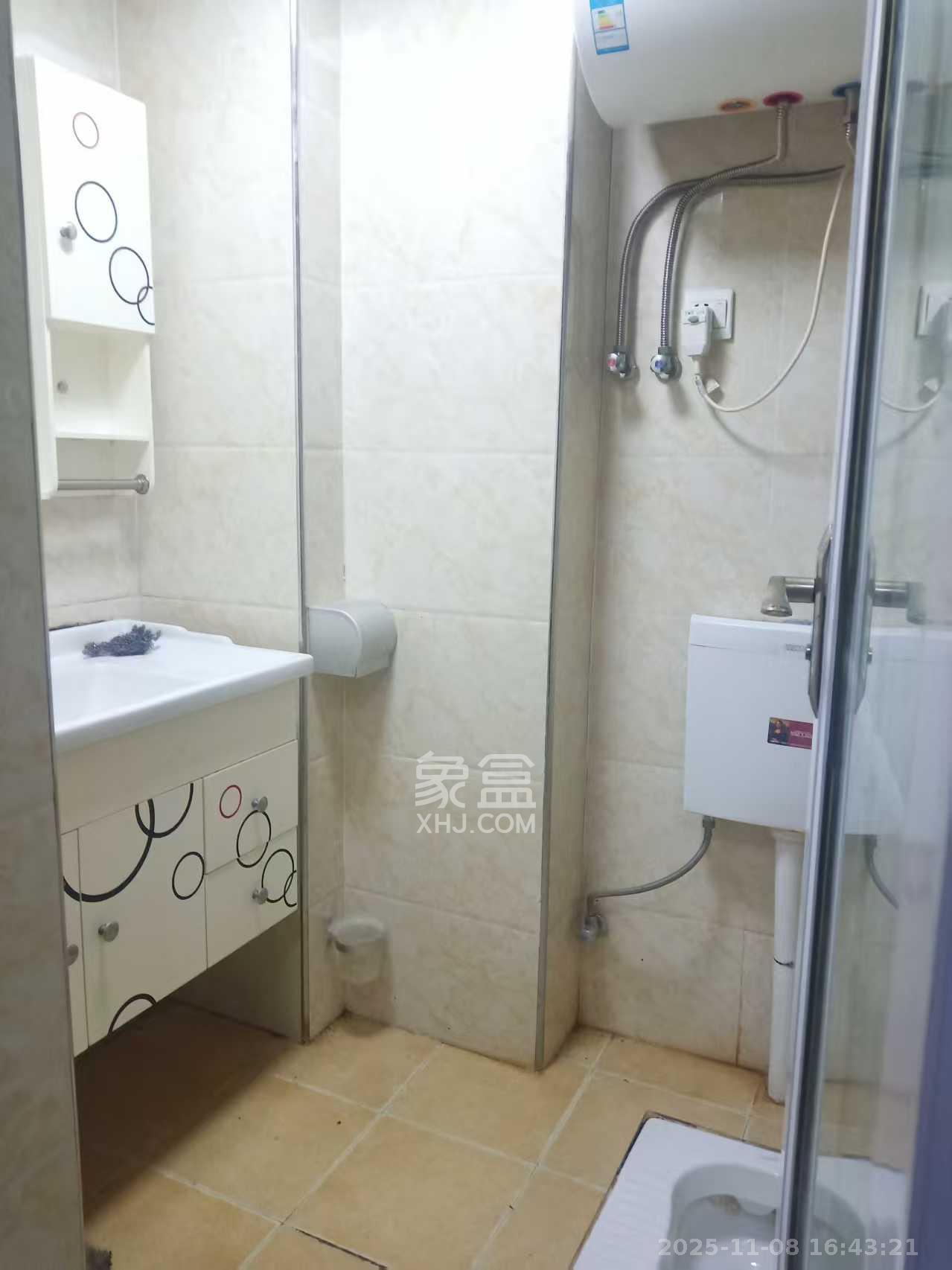 保利麓谷林语I区 1室1厅1卫 1400.0元/月 保利麓谷林语I区 1室1厅1卫 1400.0元/月室内图