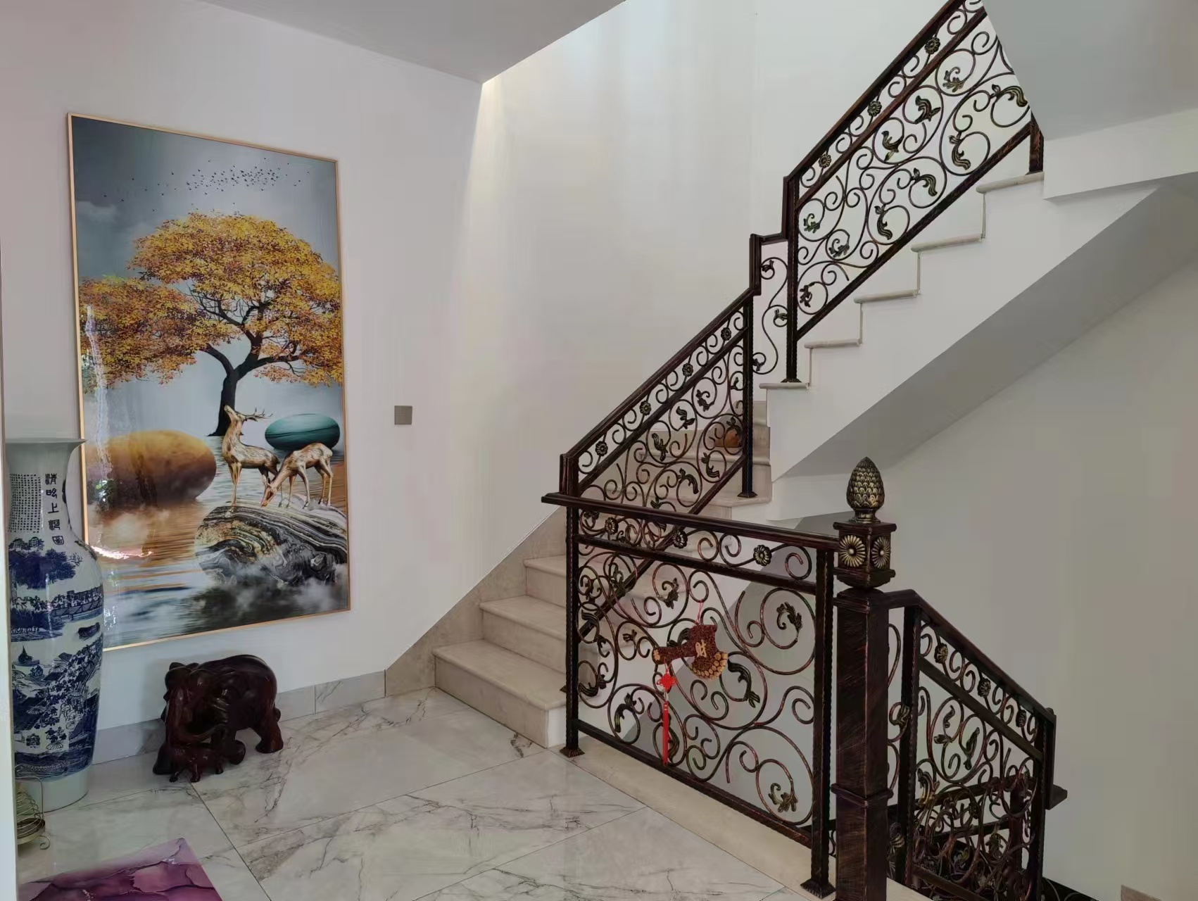 绿城桃李春风  5室3厅4卫    399.0万客厅