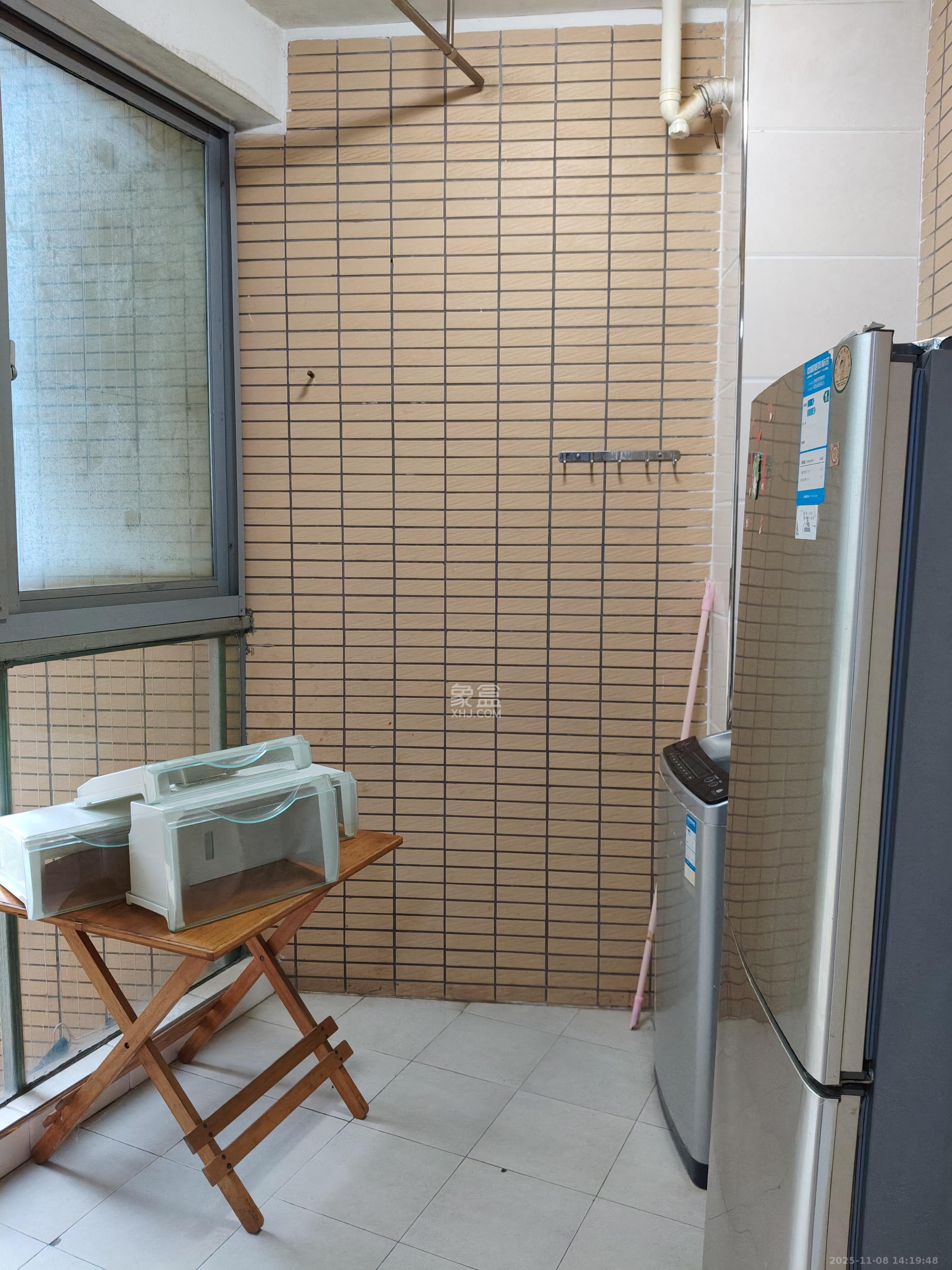 新城新世界一二三期  1室1厅1卫    1500.0元/月室内图