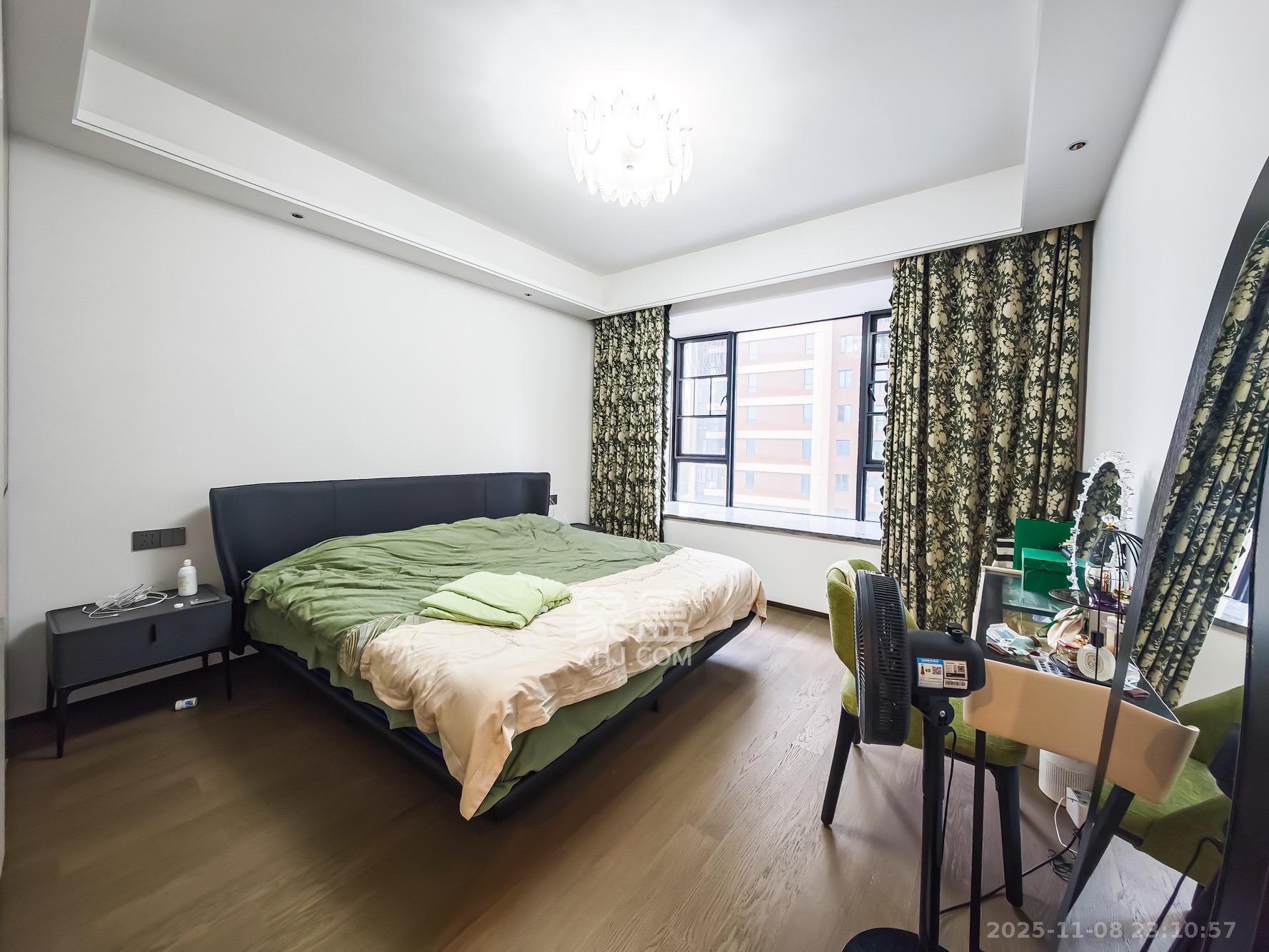 中欣楚天御府B区观澜  3室2厅1卫    9000.0元/月室内图