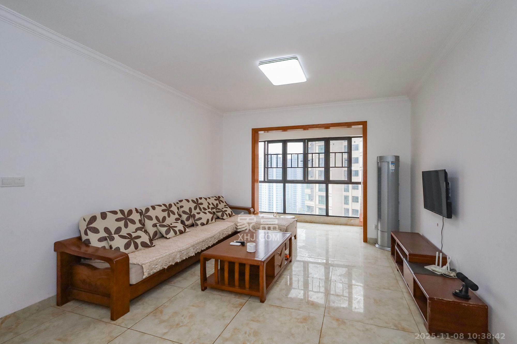 滨江一号（丰泰花园）  3室2厅2卫    2700.0元/月室内图1