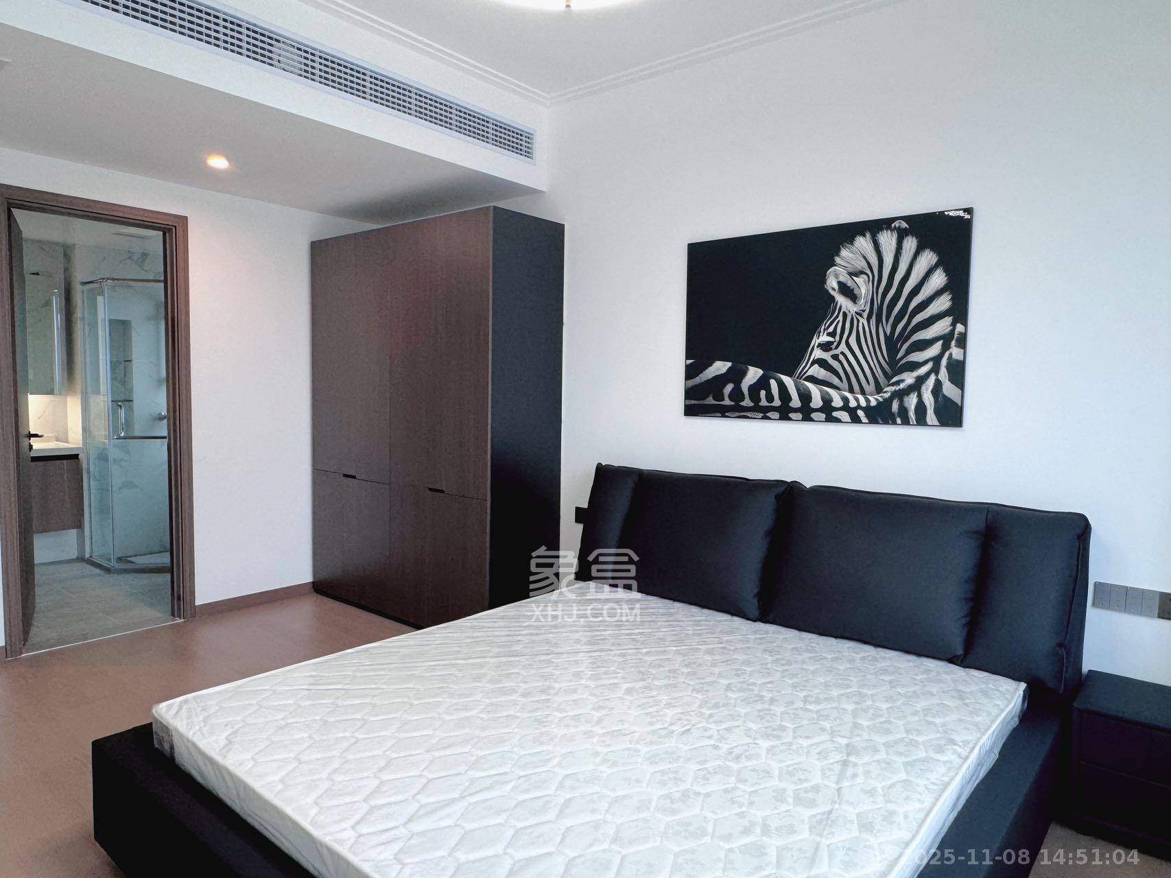 绿地V岛  4室2厅2卫    4700.0元/月室内图