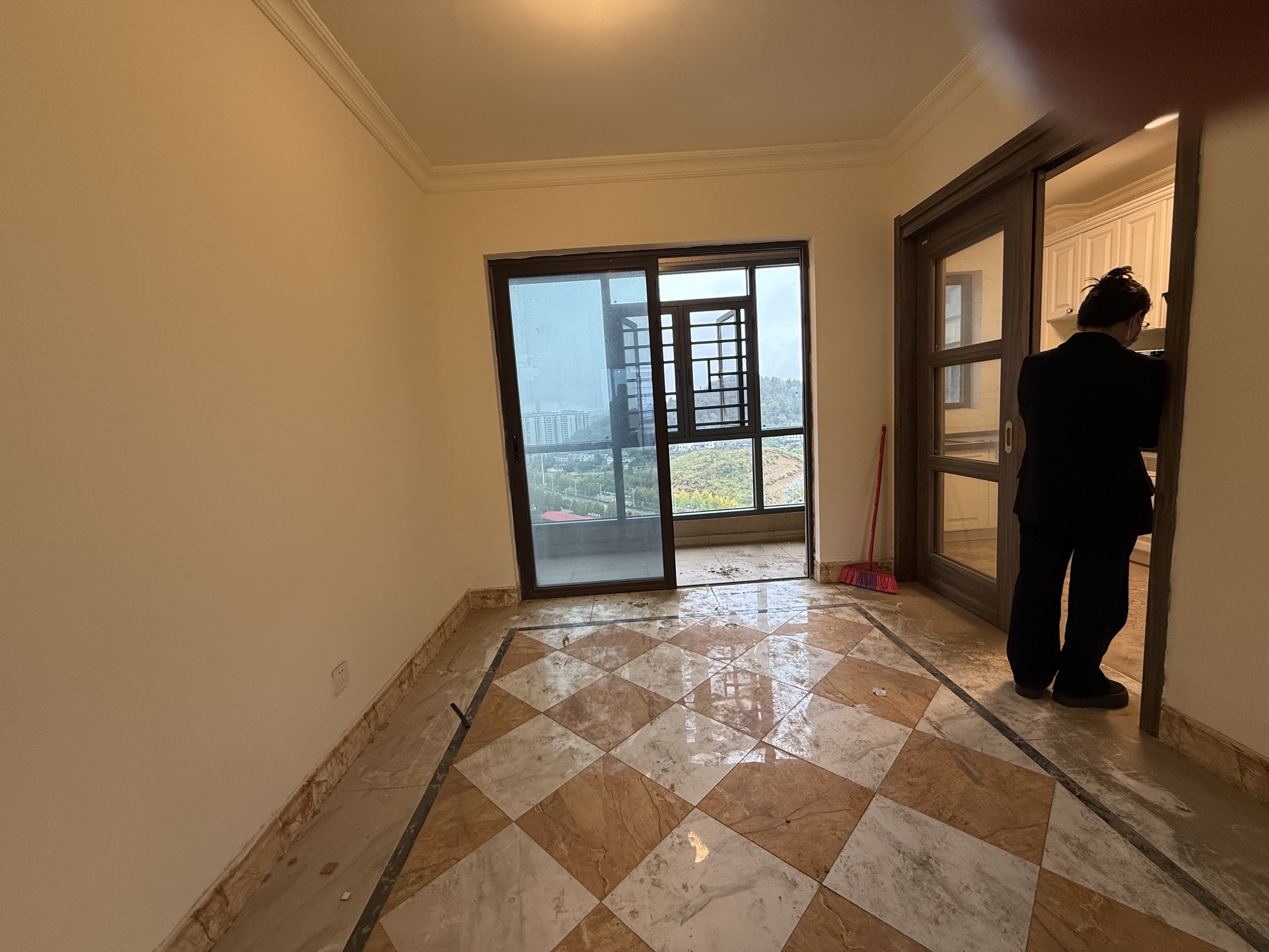 碧桂园豪园 4室2厅2卫 2000.0元/月 碧桂园豪园 4室2厅2卫 2000.0元/月室内图