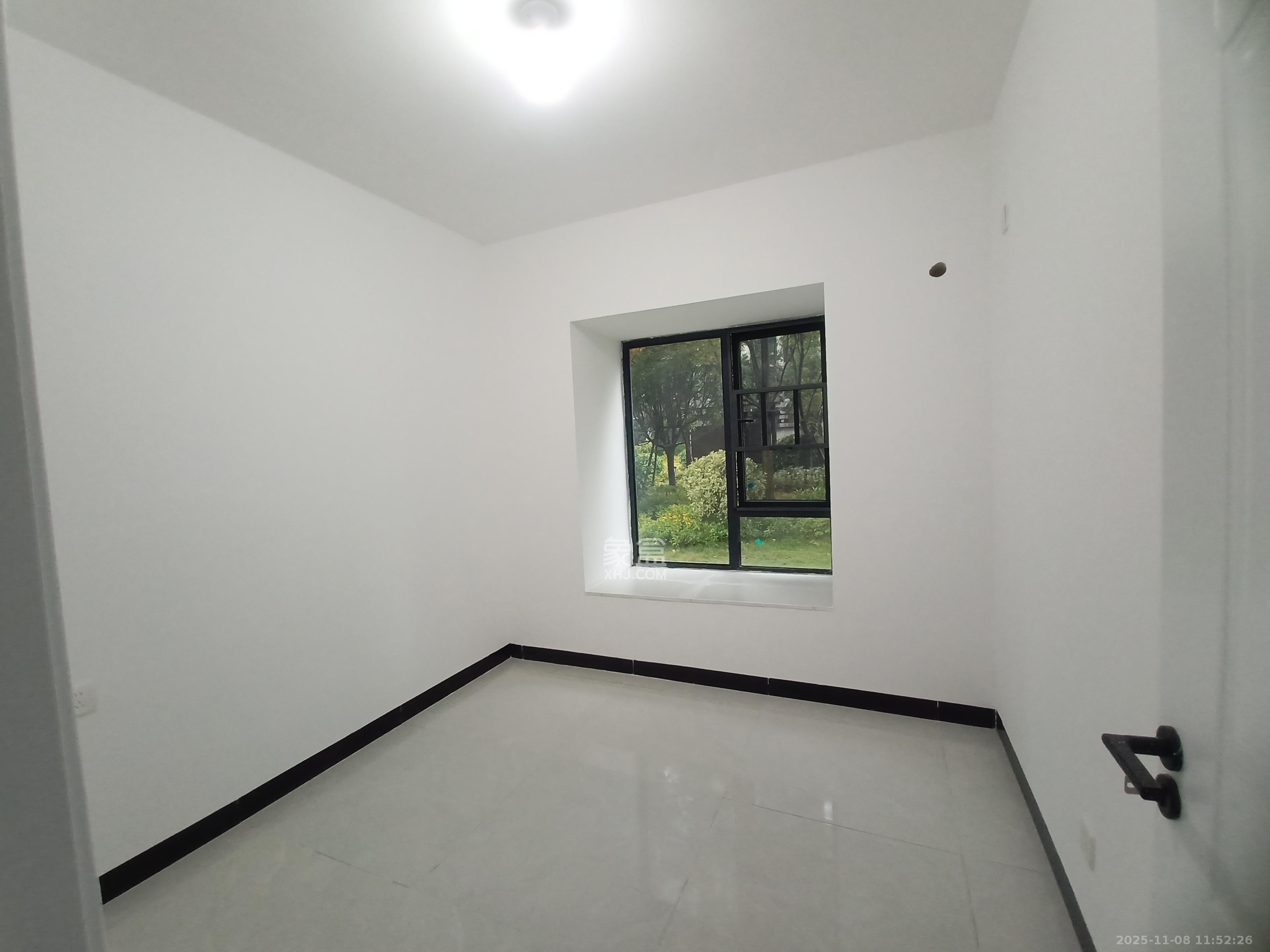 惟智园安置小区  4室2厅2卫    2400.0元/月室内图