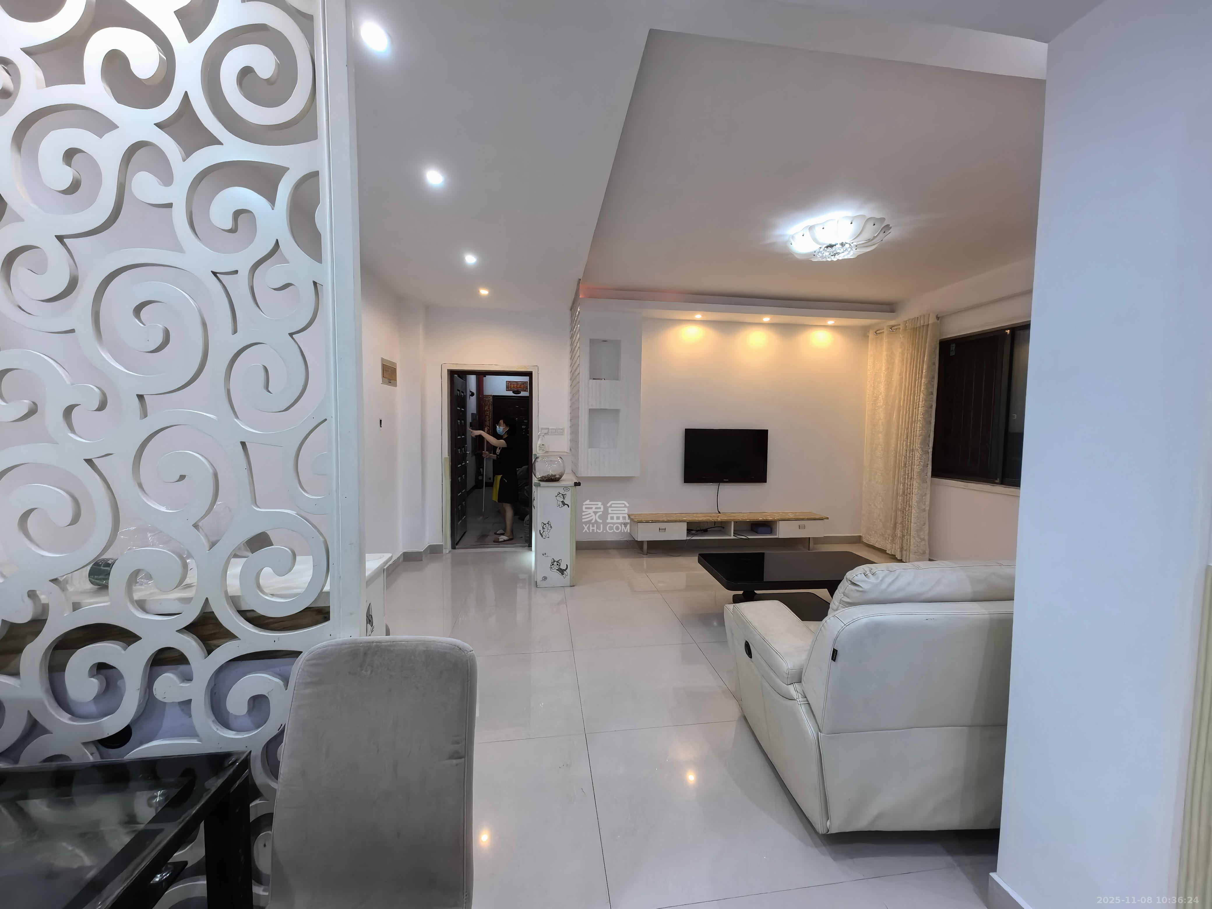 世纪桃花苑  2室2厅1卫    1900.0元/月