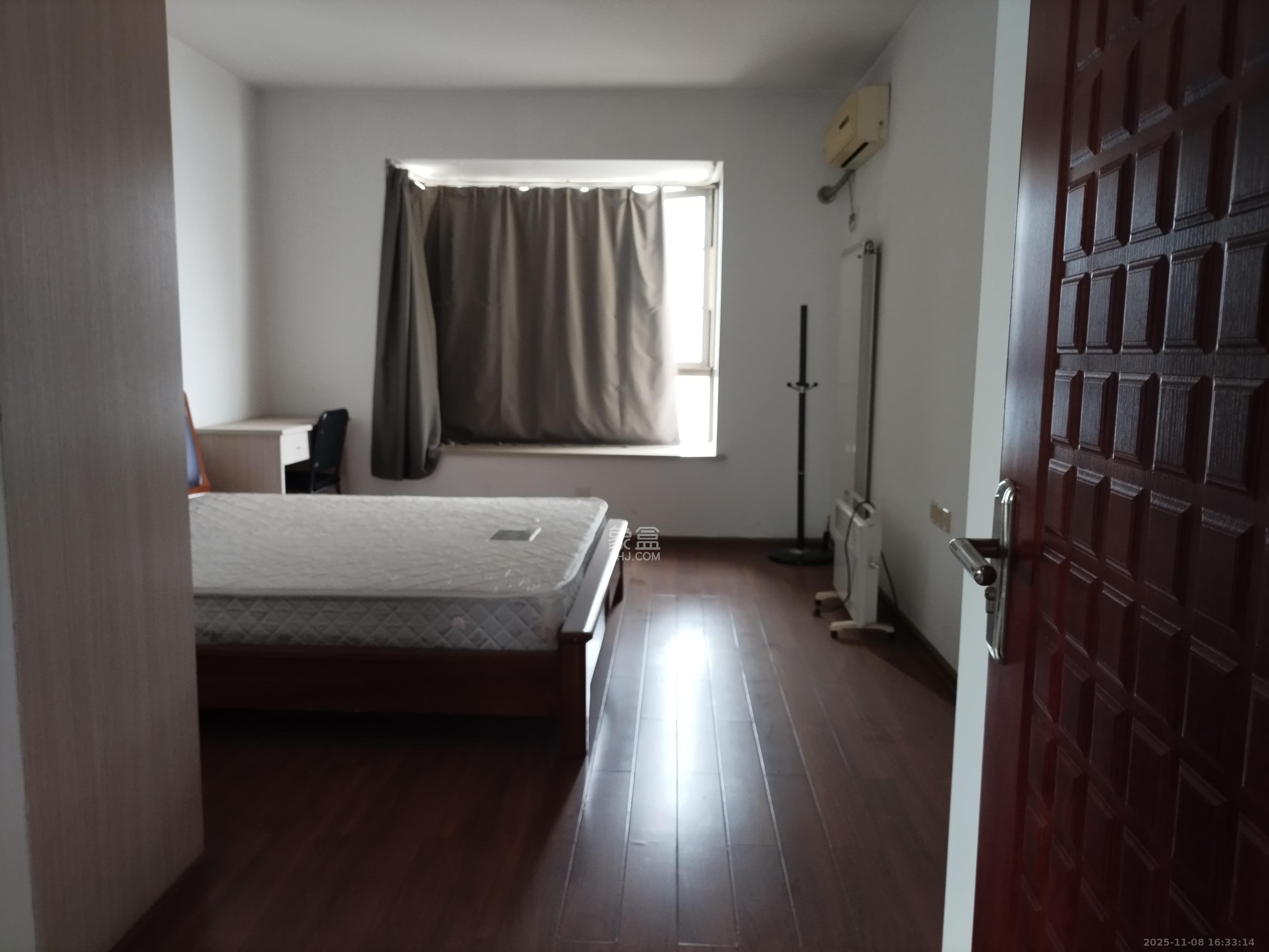 和馨佳园  4室2厅2卫    3200.0元/月