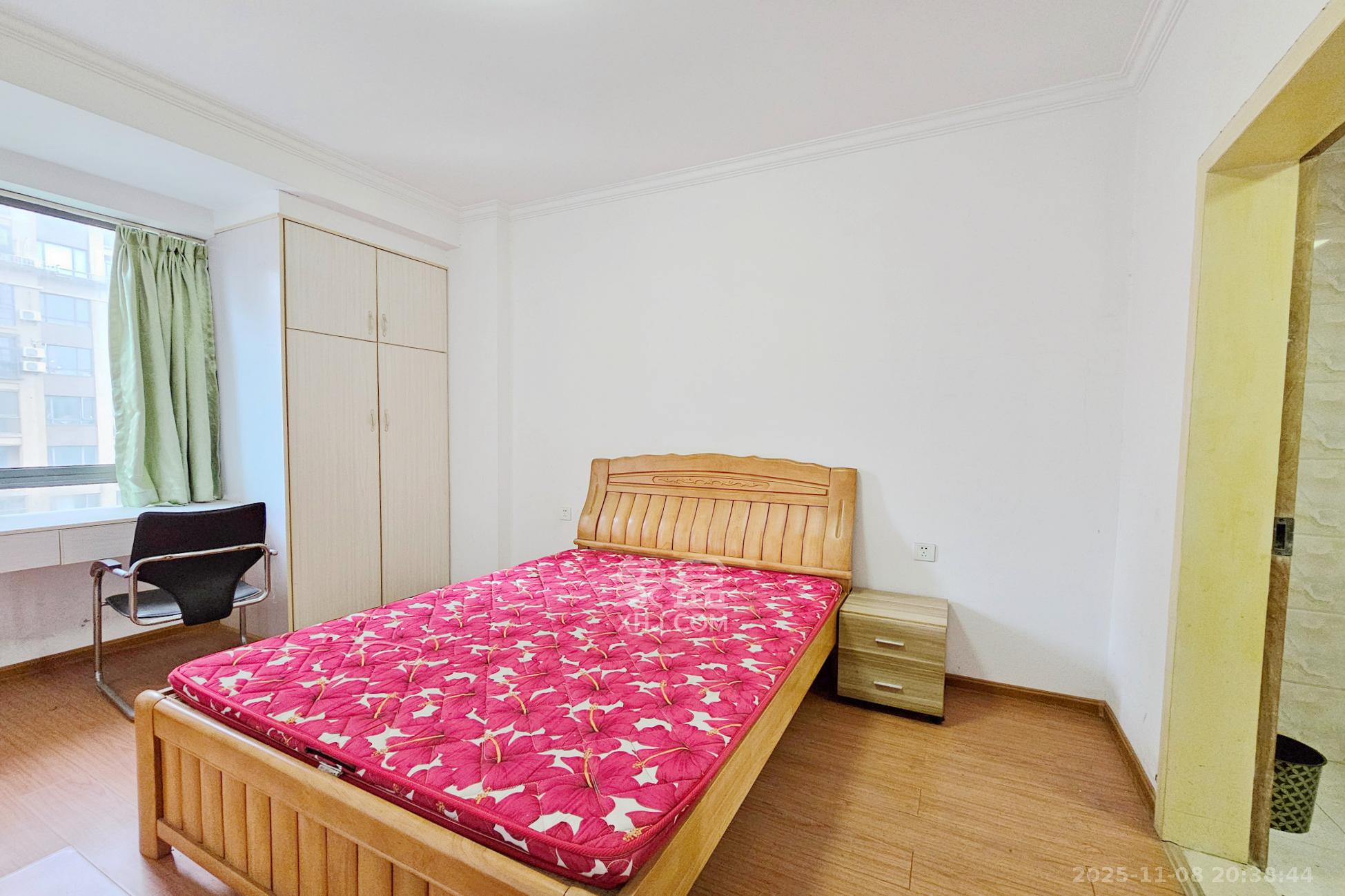 新华都万家城  3室2厅2卫    110.0万卧室